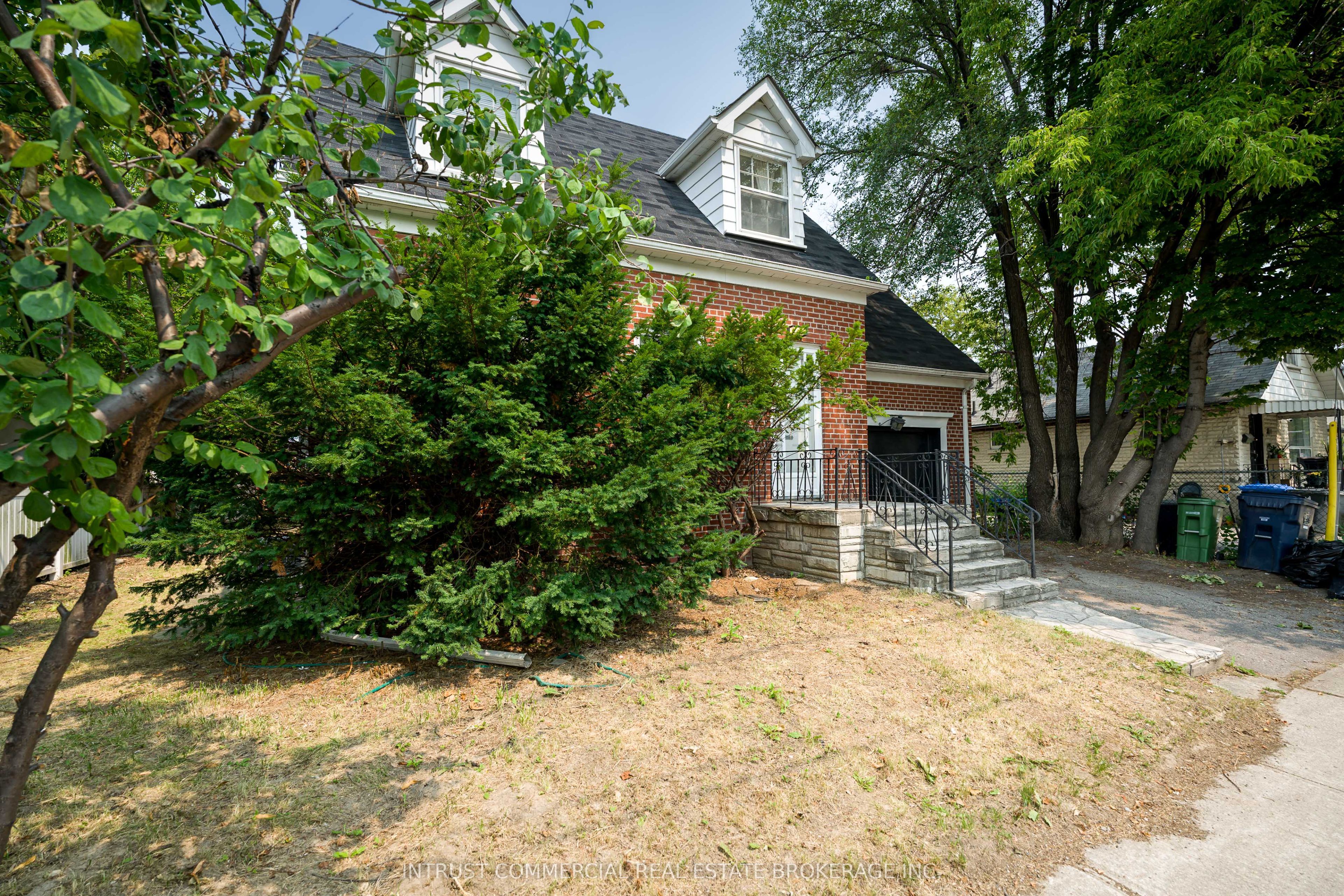362 Lawrence Avenue W, Toronto, ON M5M 1B7 photo 3