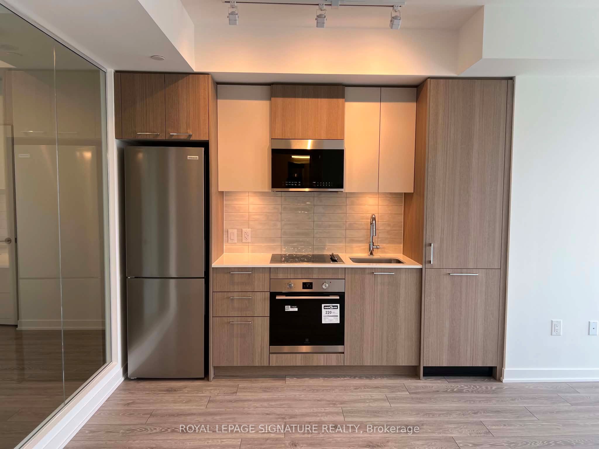 10 Oak Street 2307, Toronto, ON M5A 0Z1 photo 3