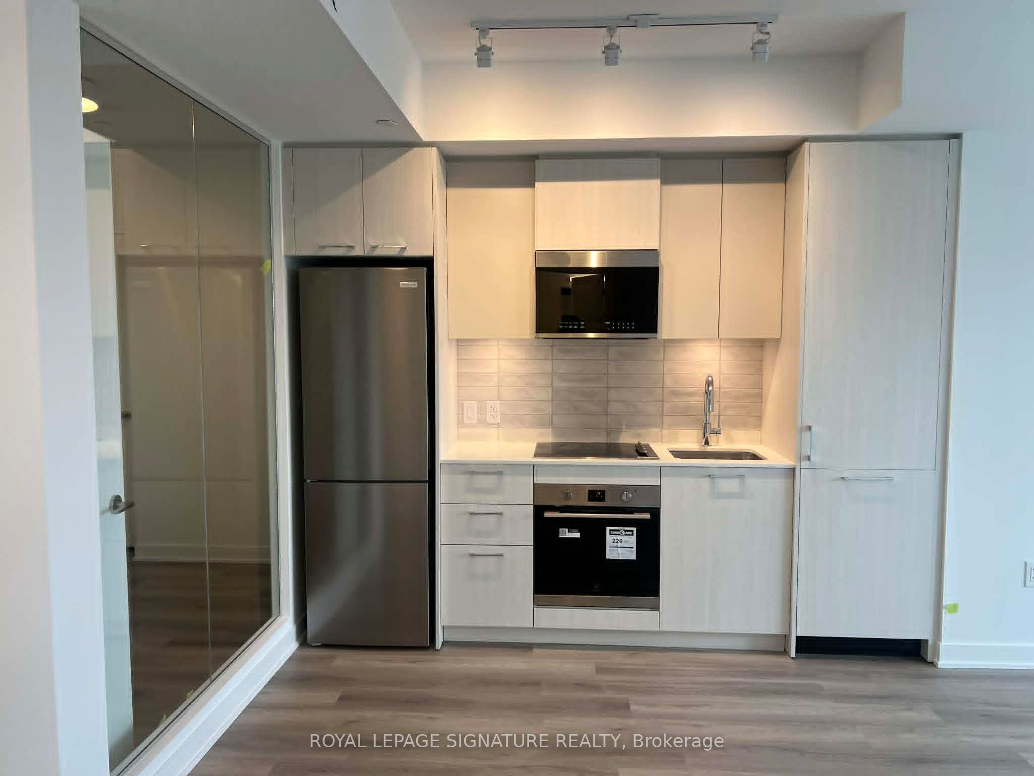 10 Oak Street 2307, Toronto, ON M5A 0Z1 photo 4