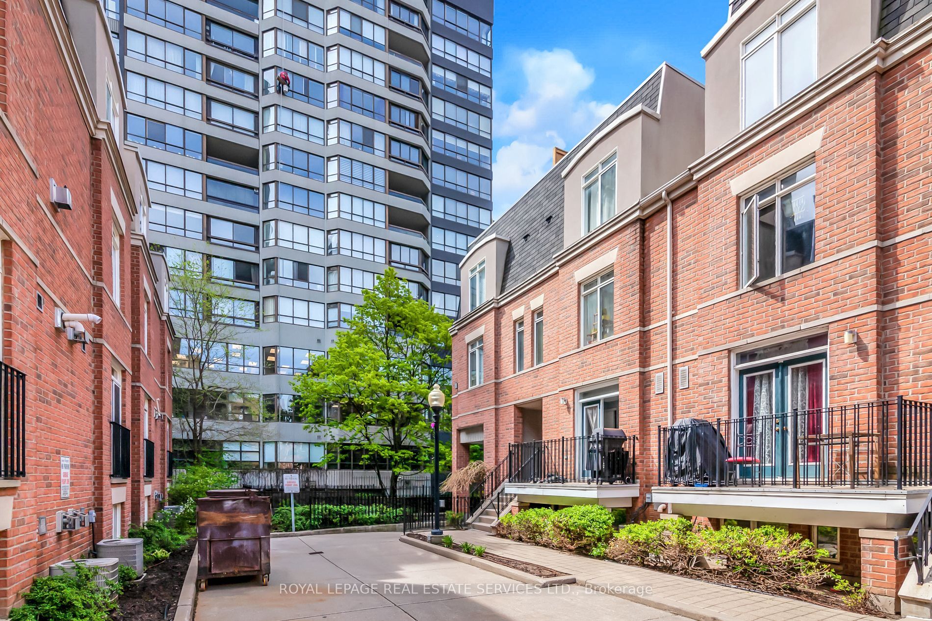 415 Jarvis Street 309, Toronto, ON M4Y 3C1
