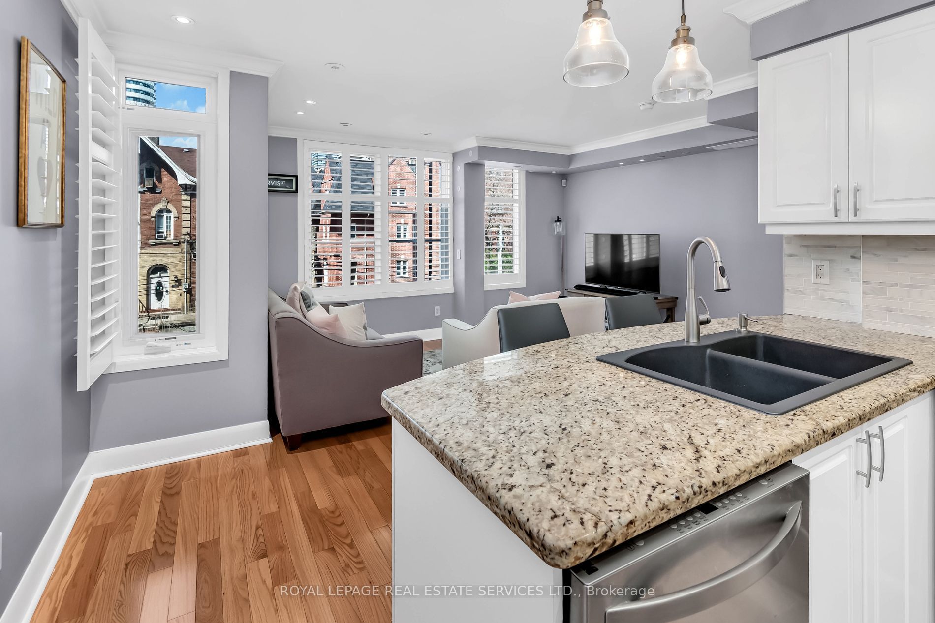 415 Jarvis Street 309, Toronto, ON M4Y 3C1 photo 3