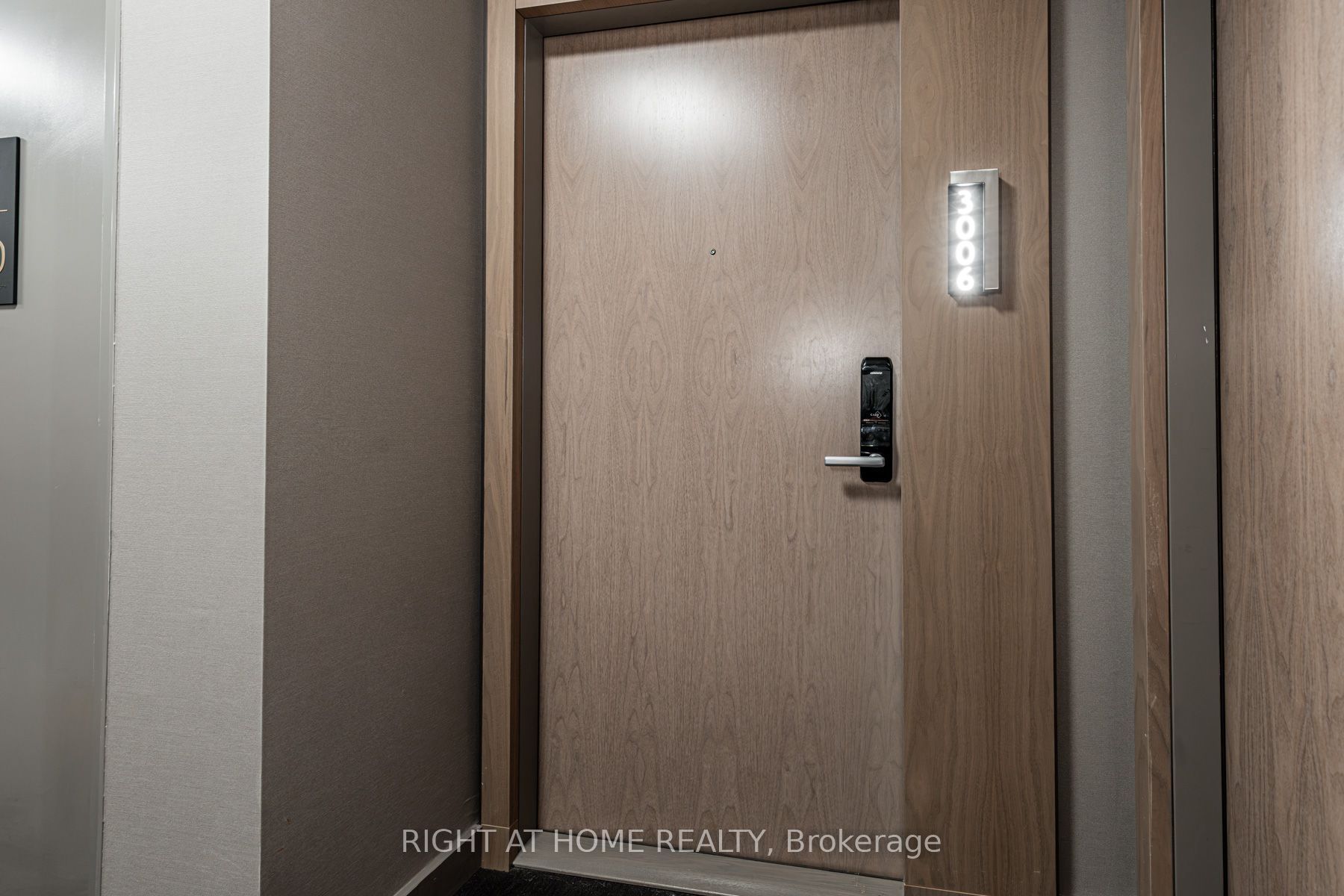 575 Bloor Street E 3006, Toronto, ON M4W 0B2 photo 4