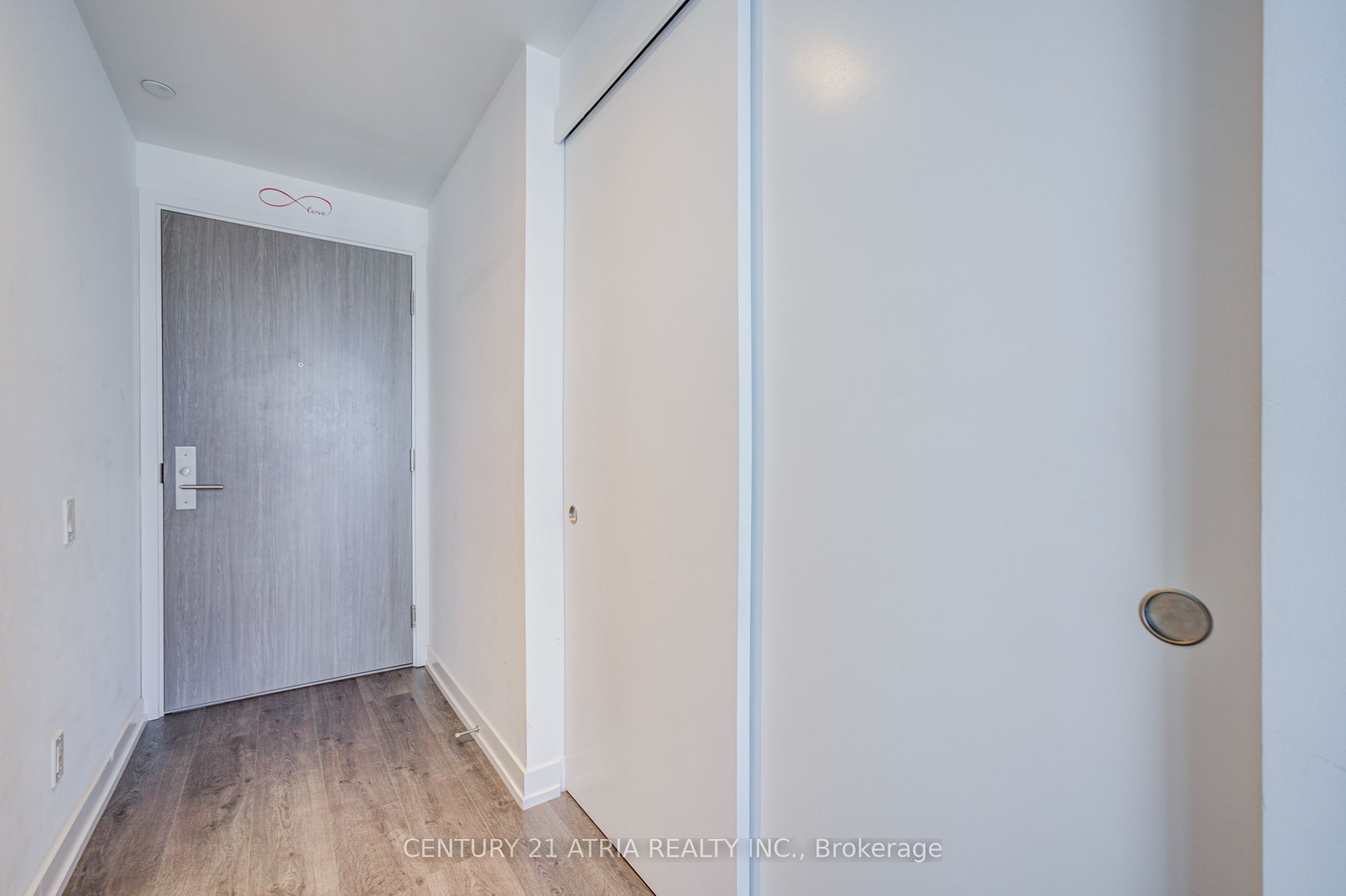 161 Roehampton Avenue 1804, Toronto, ON M4P 0C8 photo 5