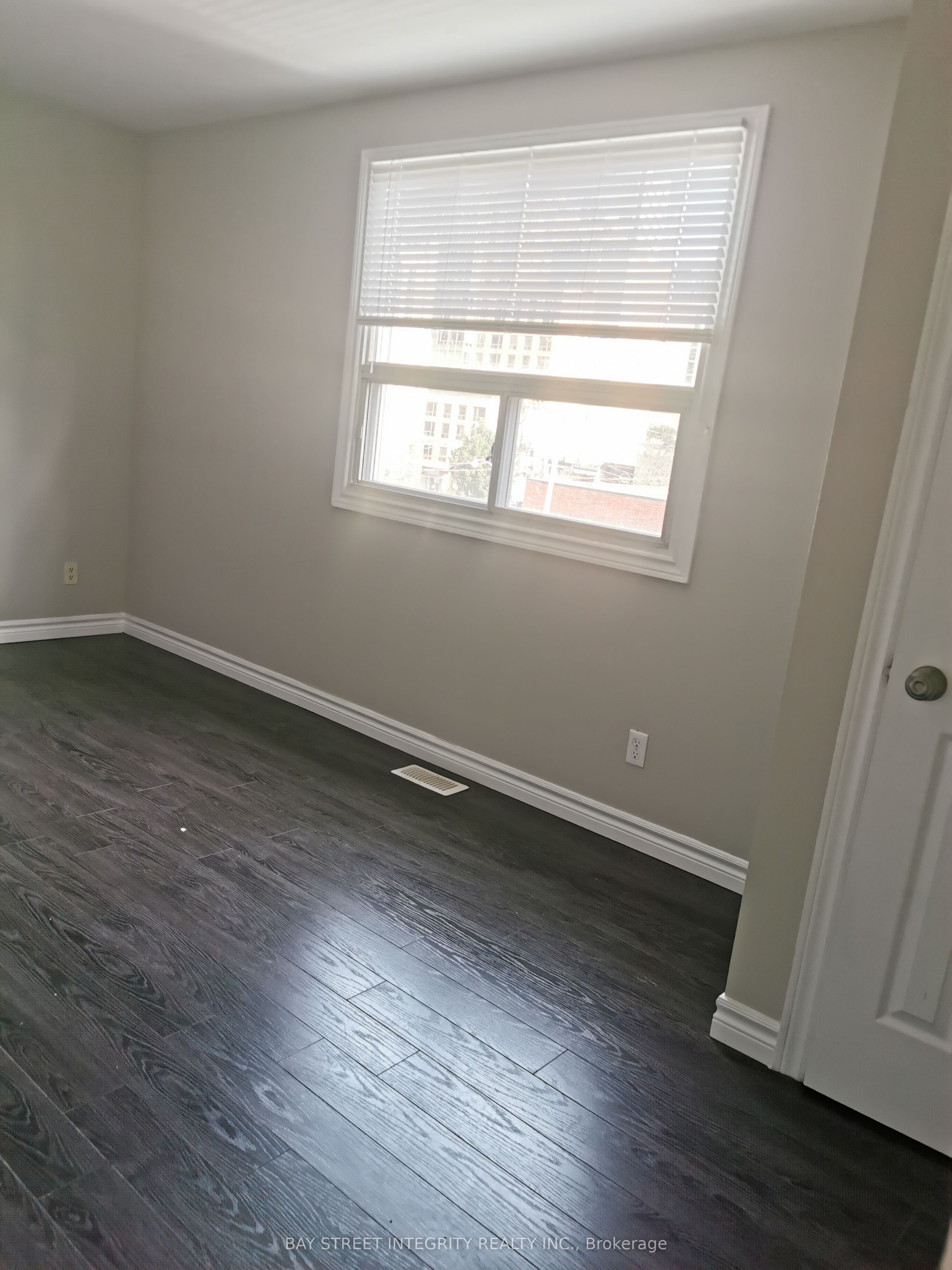 7 D'arcy Street, Toronto, ON M5T 1J8 photo 3