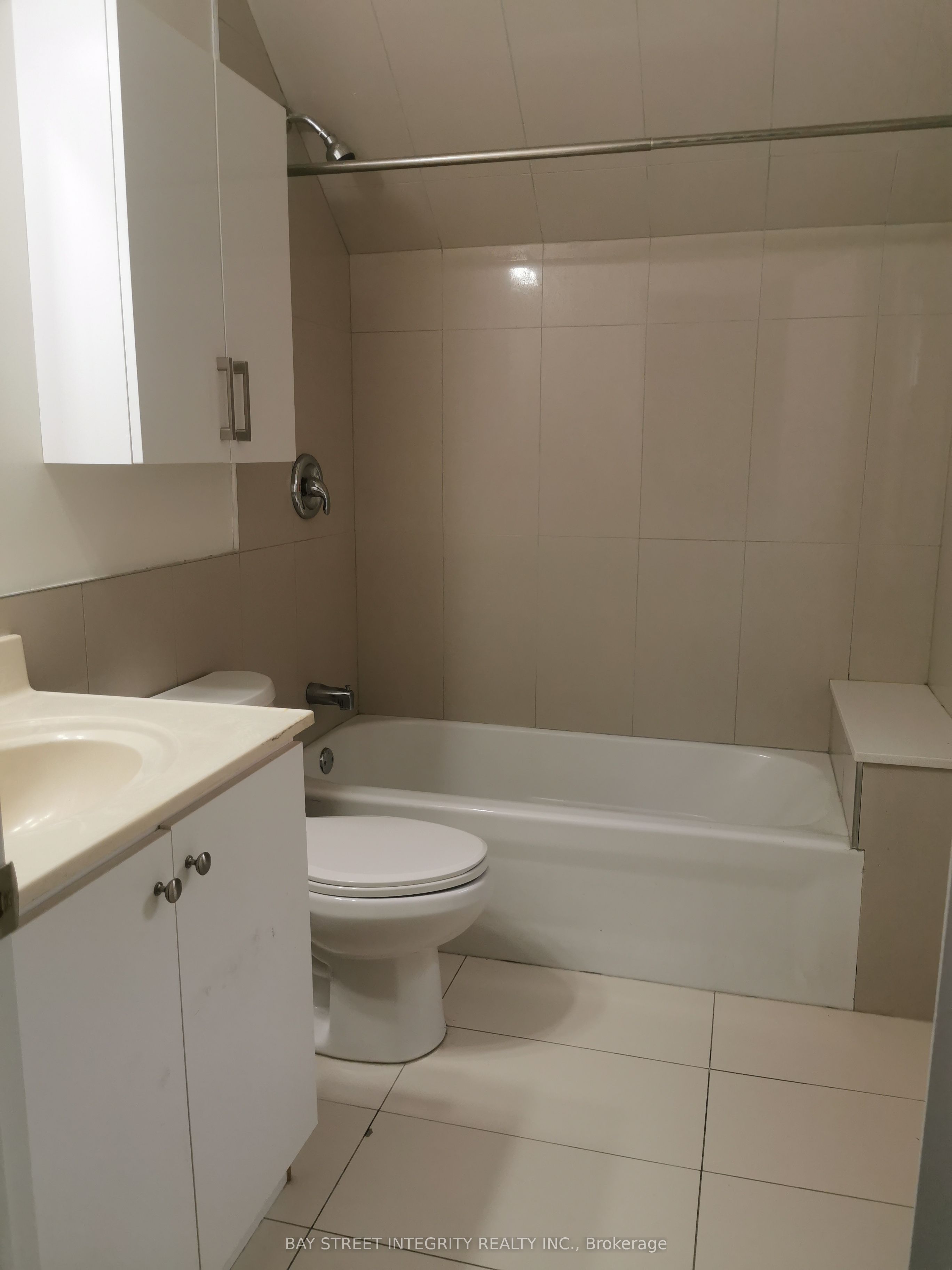 7 D'arcy Street, Toronto, ON M5T 1J8 photo 5