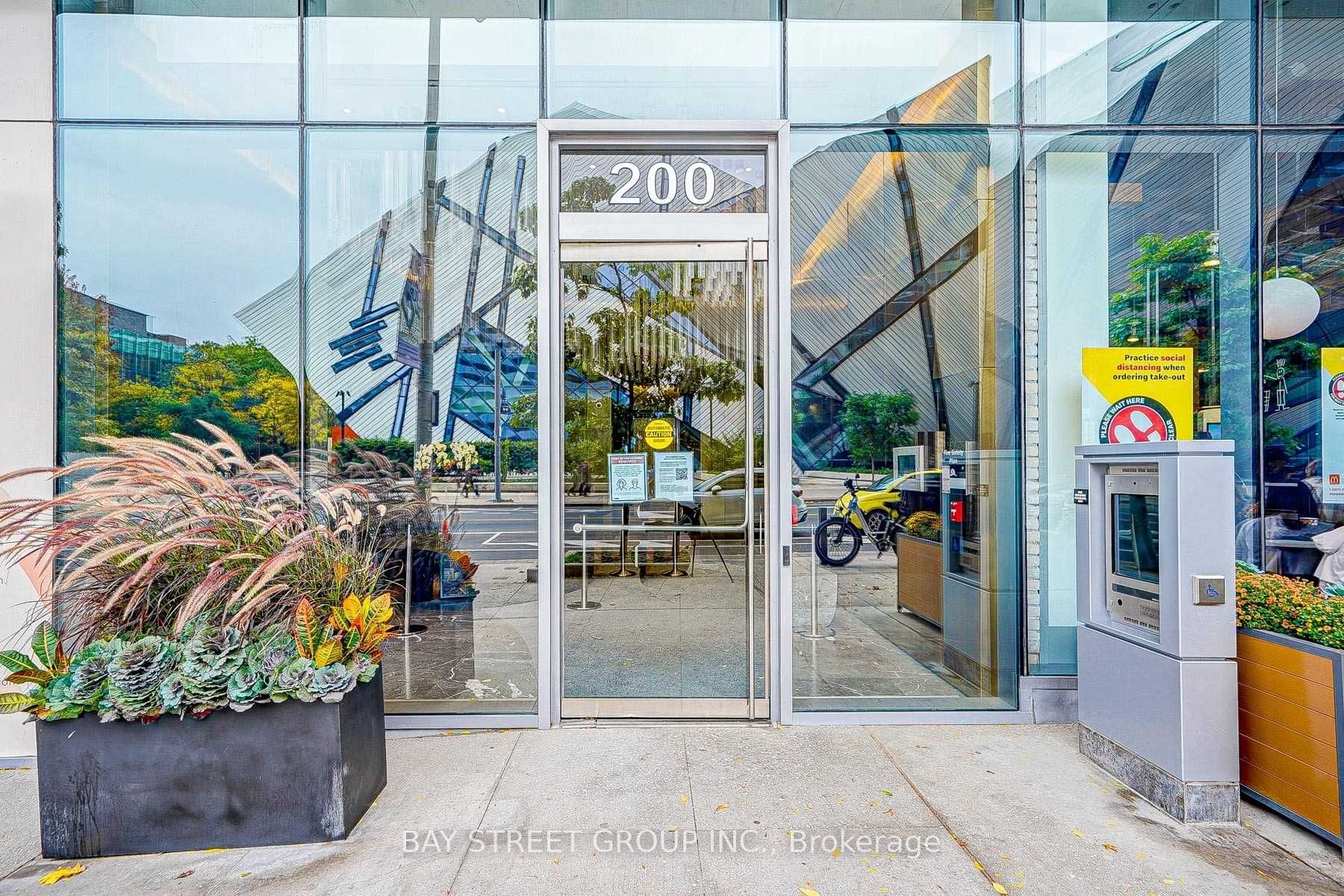 200 Bloor Street W 1409, Toronto, ON M5S 0B1 photo 2