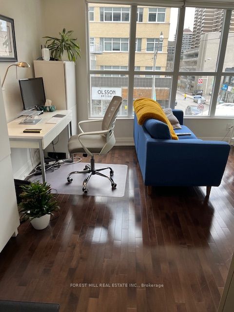 1430 Yonge Street 203, Toronto, ON M4T 1Y6 photo 4