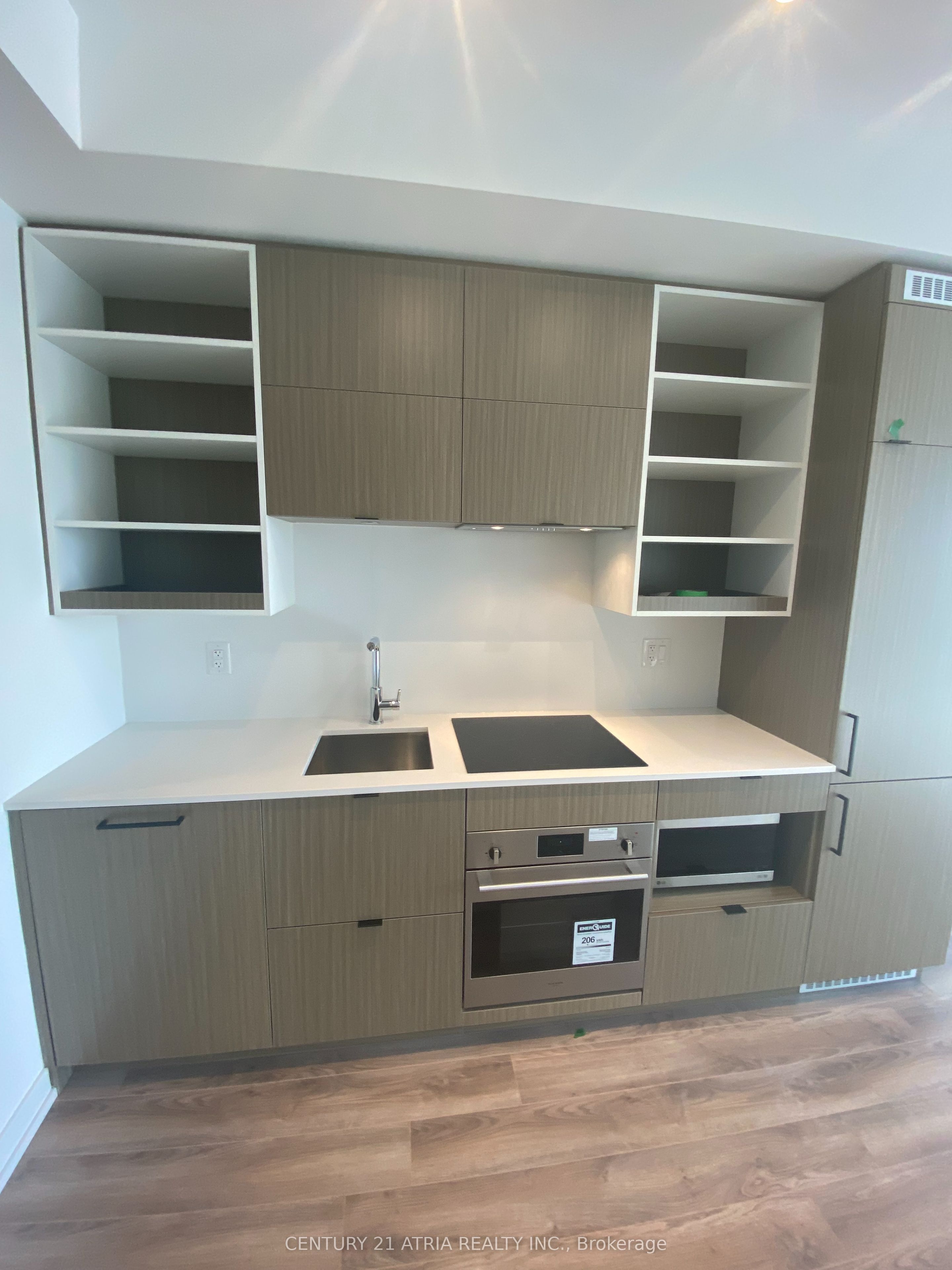 20 Edward Street 1713, Toronto, ON M5G 1C9 photo 2