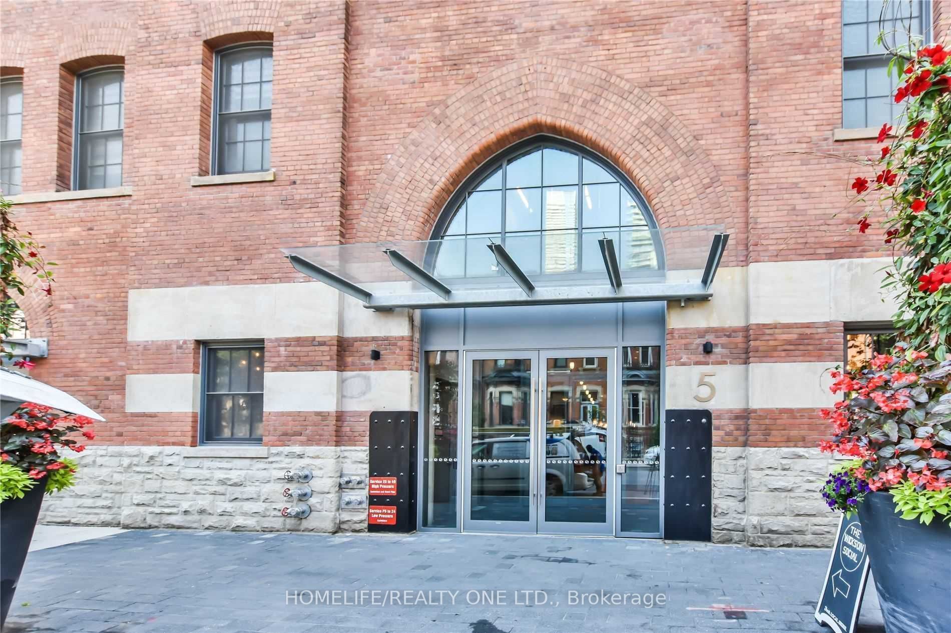 5 St Joseph Street 217, Toronto, ON M4Y 1J6 photo 4