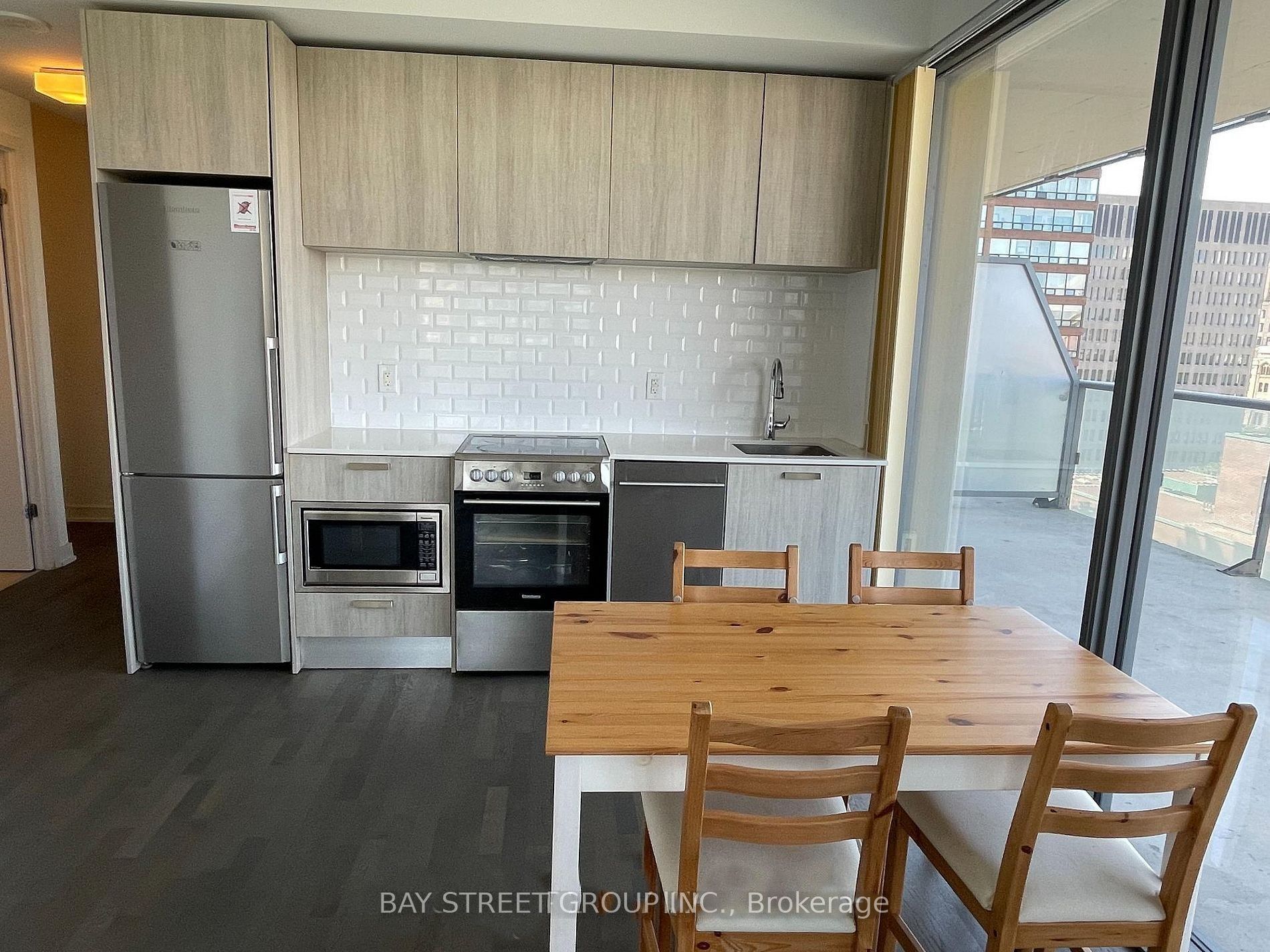 57 St Joseph Street 1019, Toronto, ON M5S 0C5 photo 4