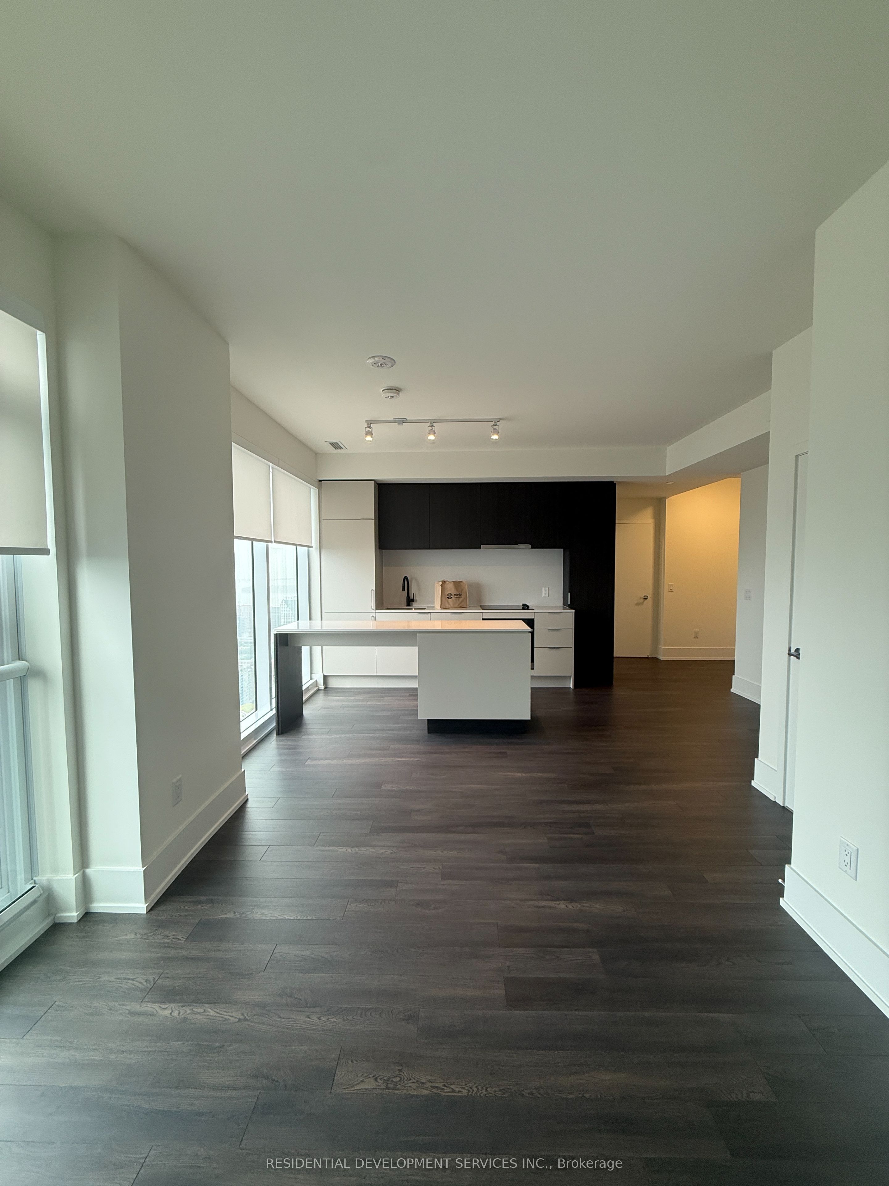 89 Church Street 4806, Toronto, ON M5C 0B7 photo 4