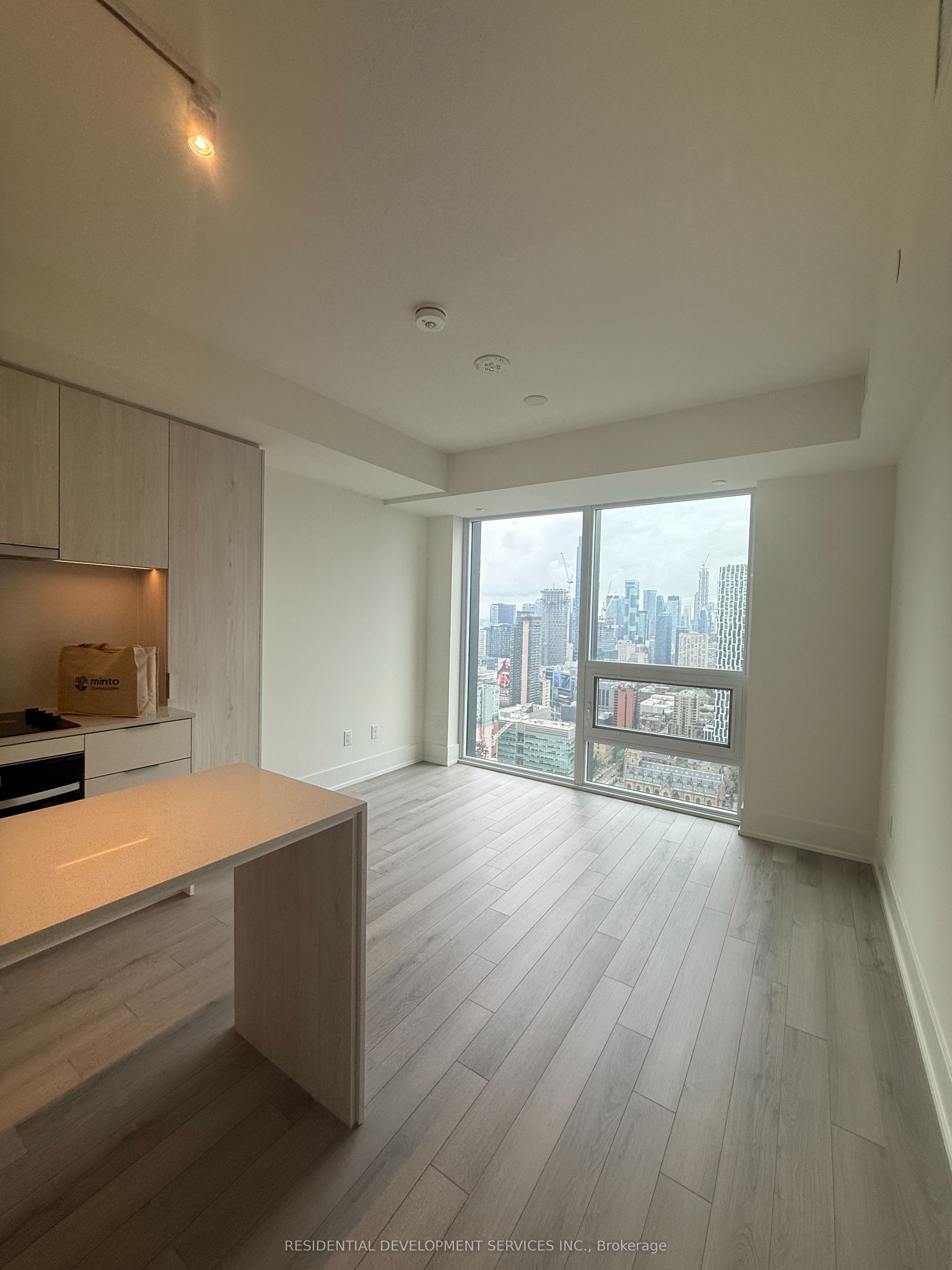 89 Church Street 4604, Toronto, ON M5C 0B7 photo 4