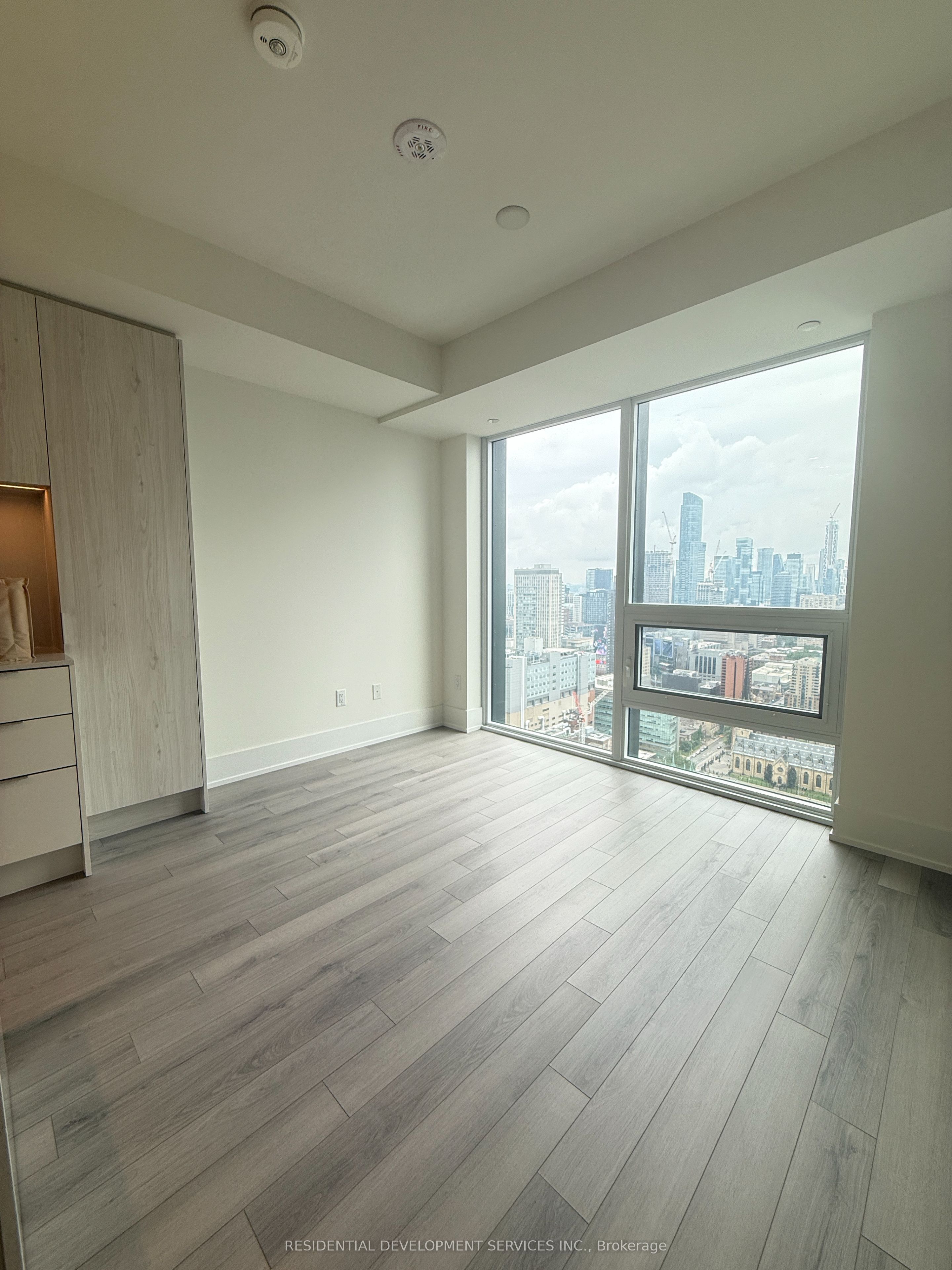 89 Church Street 4604, Toronto, ON M5C 0B7 photo 5
