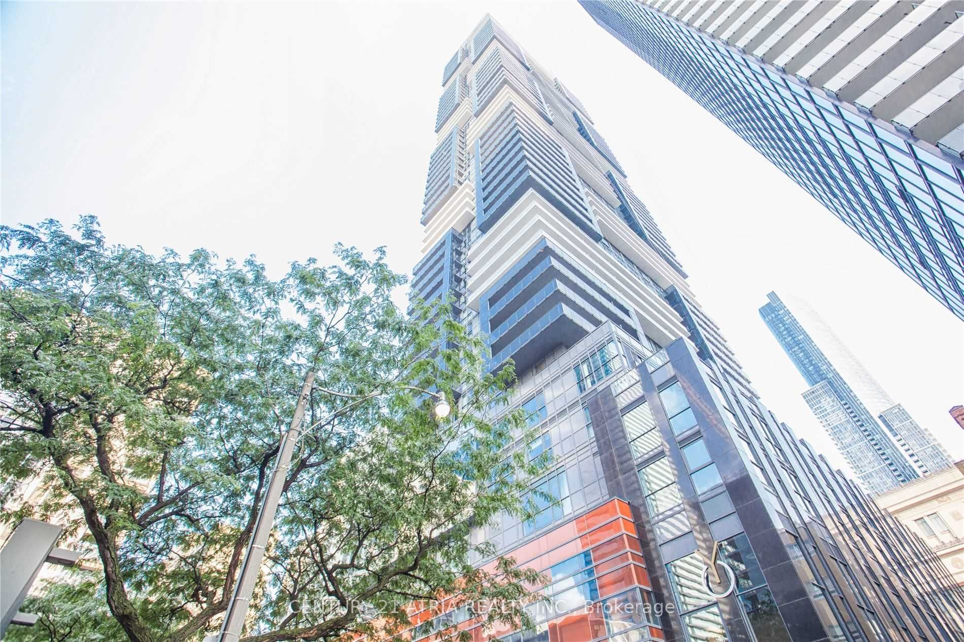 7 Grenville Street 1805, Toronto, ON M4Y 1A1 photo 2