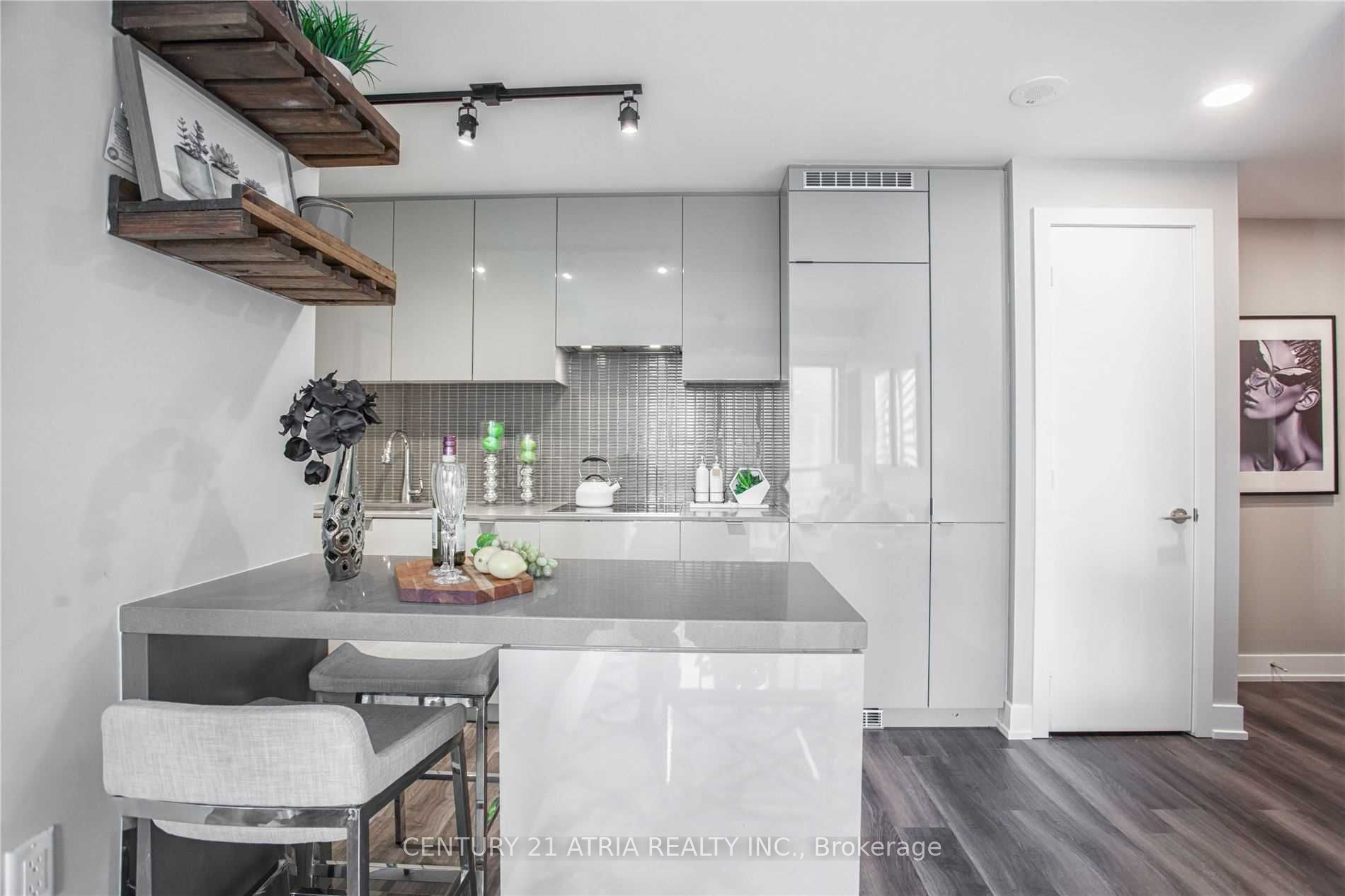 7 Grenville Street 1805, Toronto, ON M4Y 1A1 photo 3