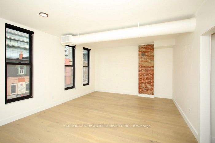 535 Yonge Street 3rd Flr, Toronto, ON M4Y 1Y5 photo 2