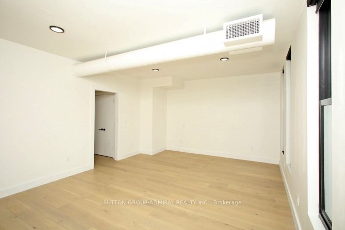 535 Yonge Street 3rd Flr, Toronto, ON M4Y 1Y5 photo 5