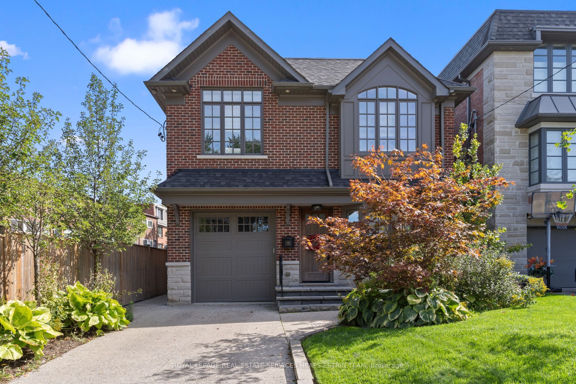 151 Sutherland Drive, Toronto, ON M4G 1H8