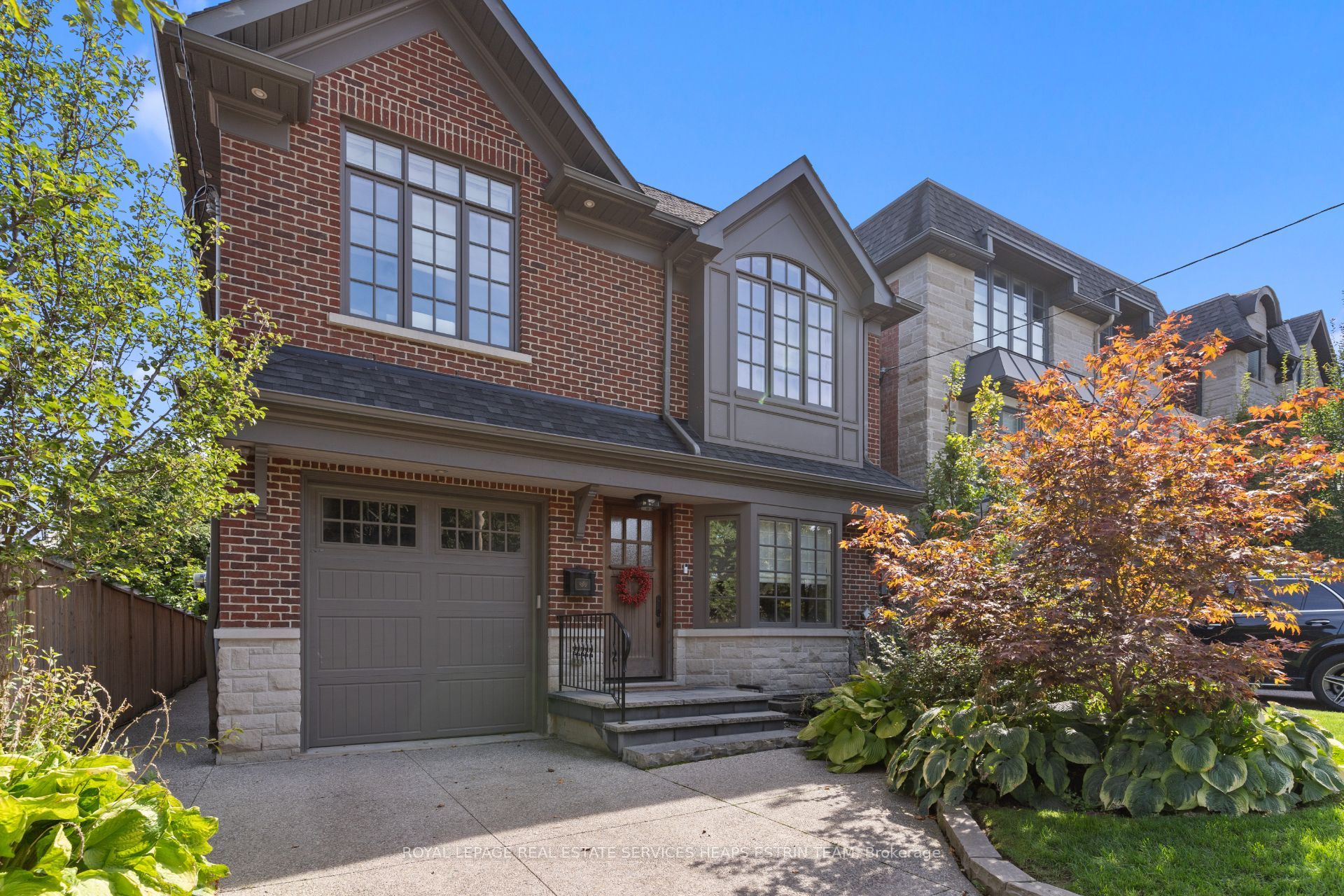 151 Sutherland Drive, Toronto, ON M4G 1H8 photo 2