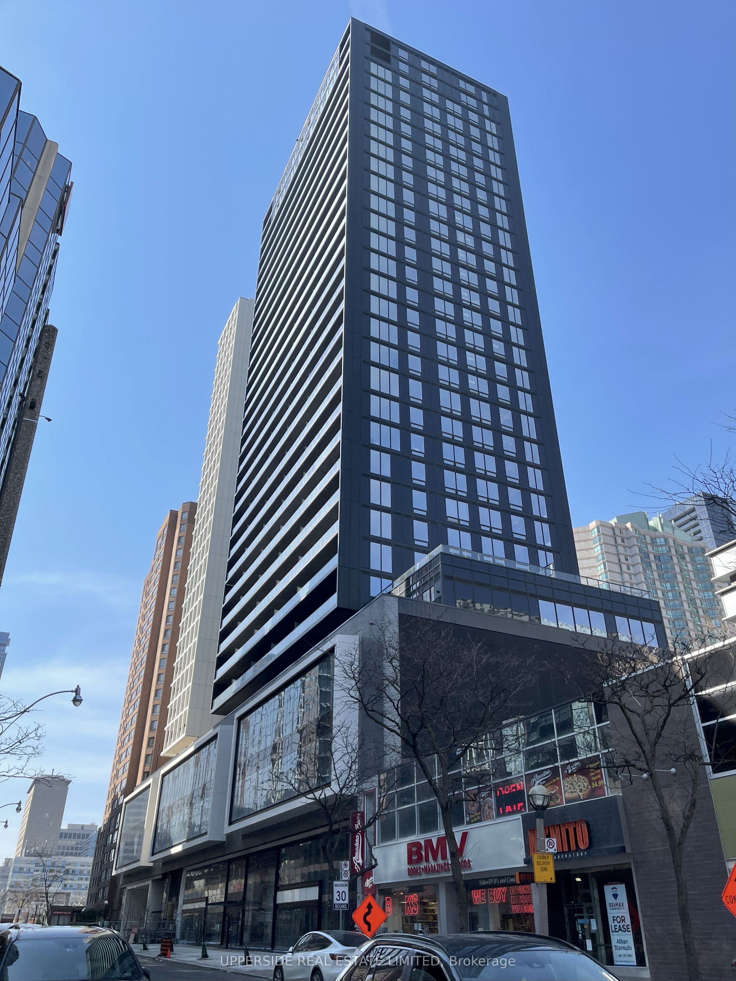 20 EDWARD Street 1813, Toronto, ON M5G 1C9
