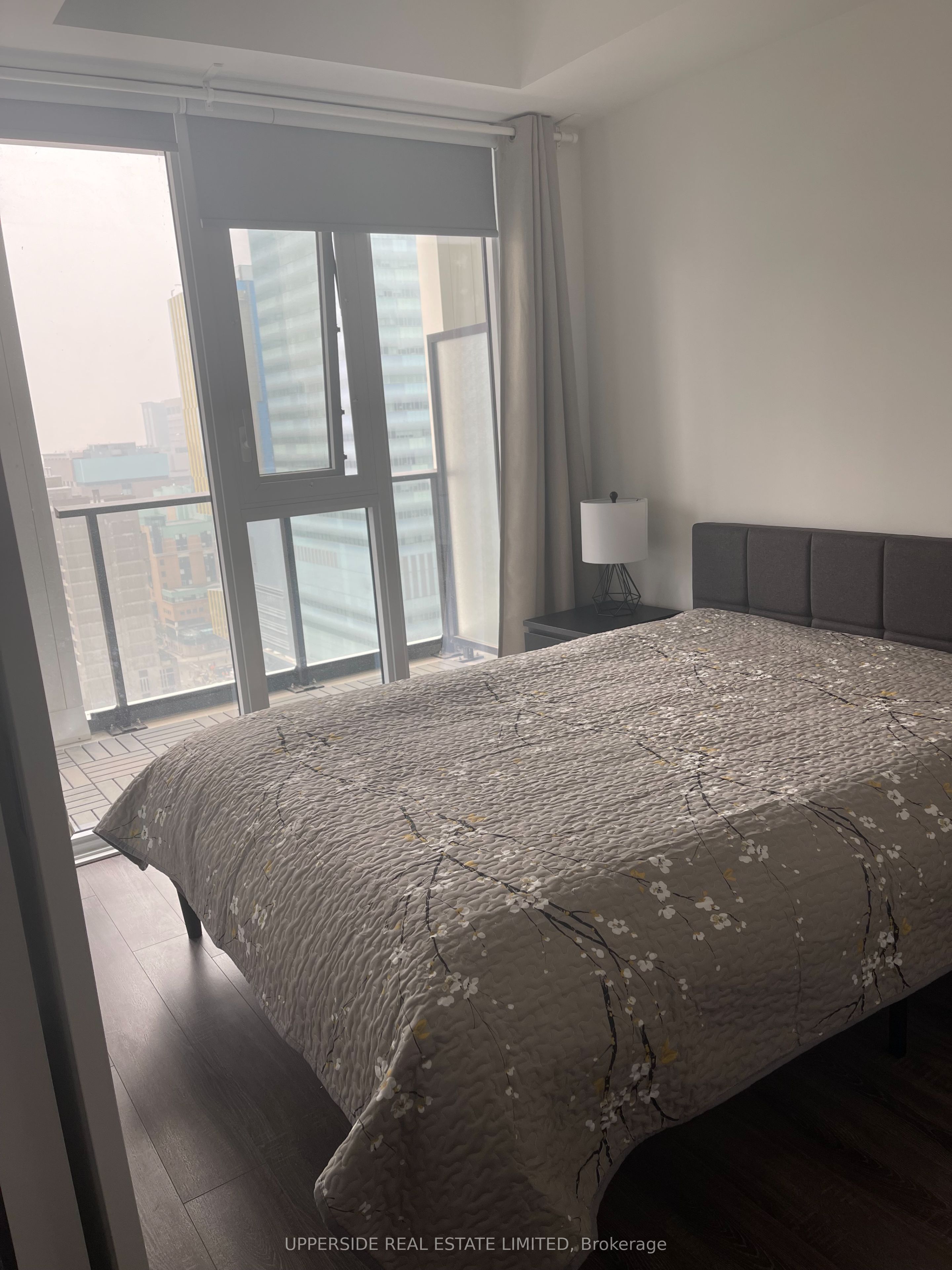 20 EDWARD Street 1813, Toronto, ON M5G 1C9 photo 3