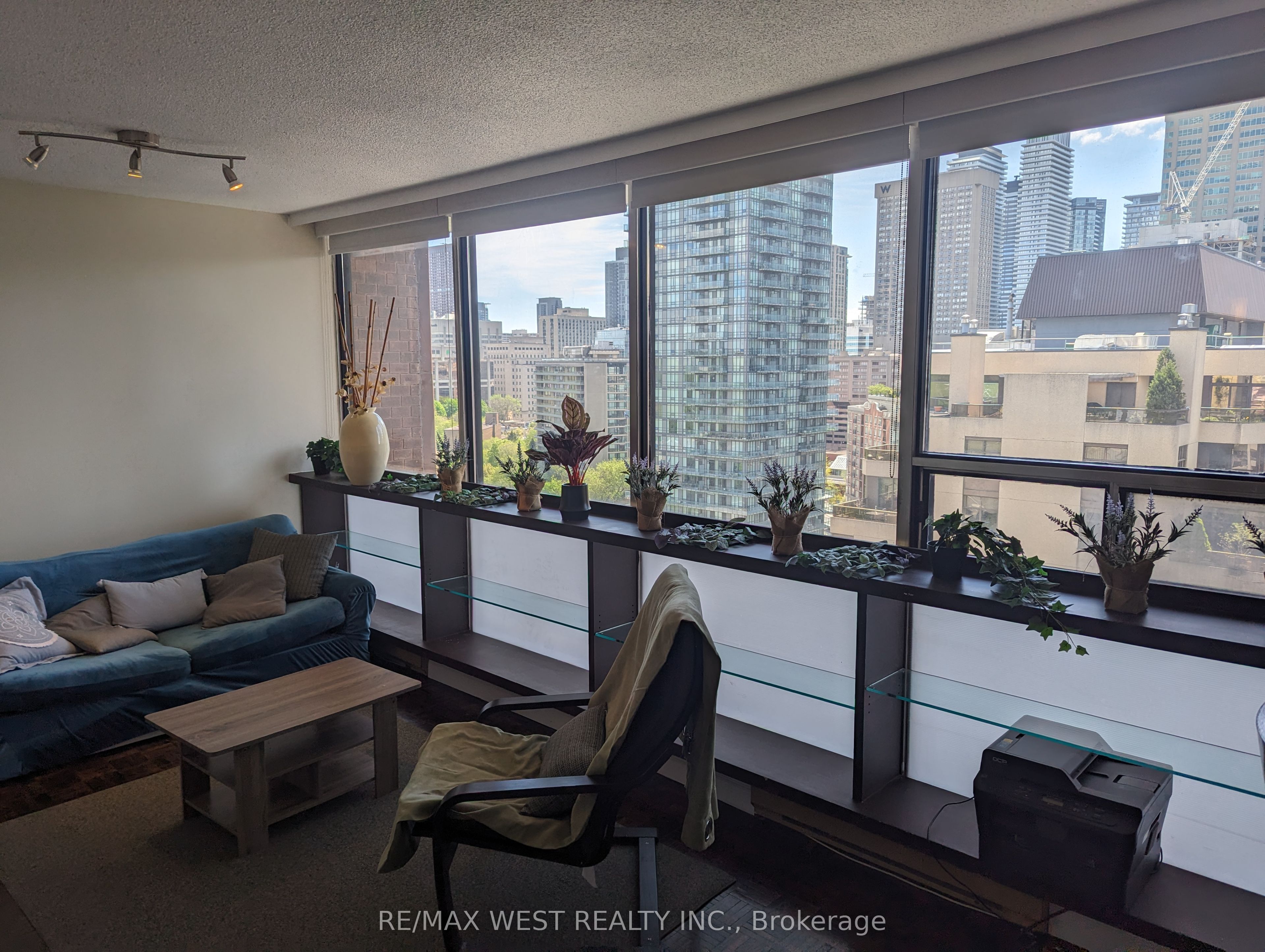 914 Yonge Street 1206, Toronto, ON M4W 3C8 photo 3
