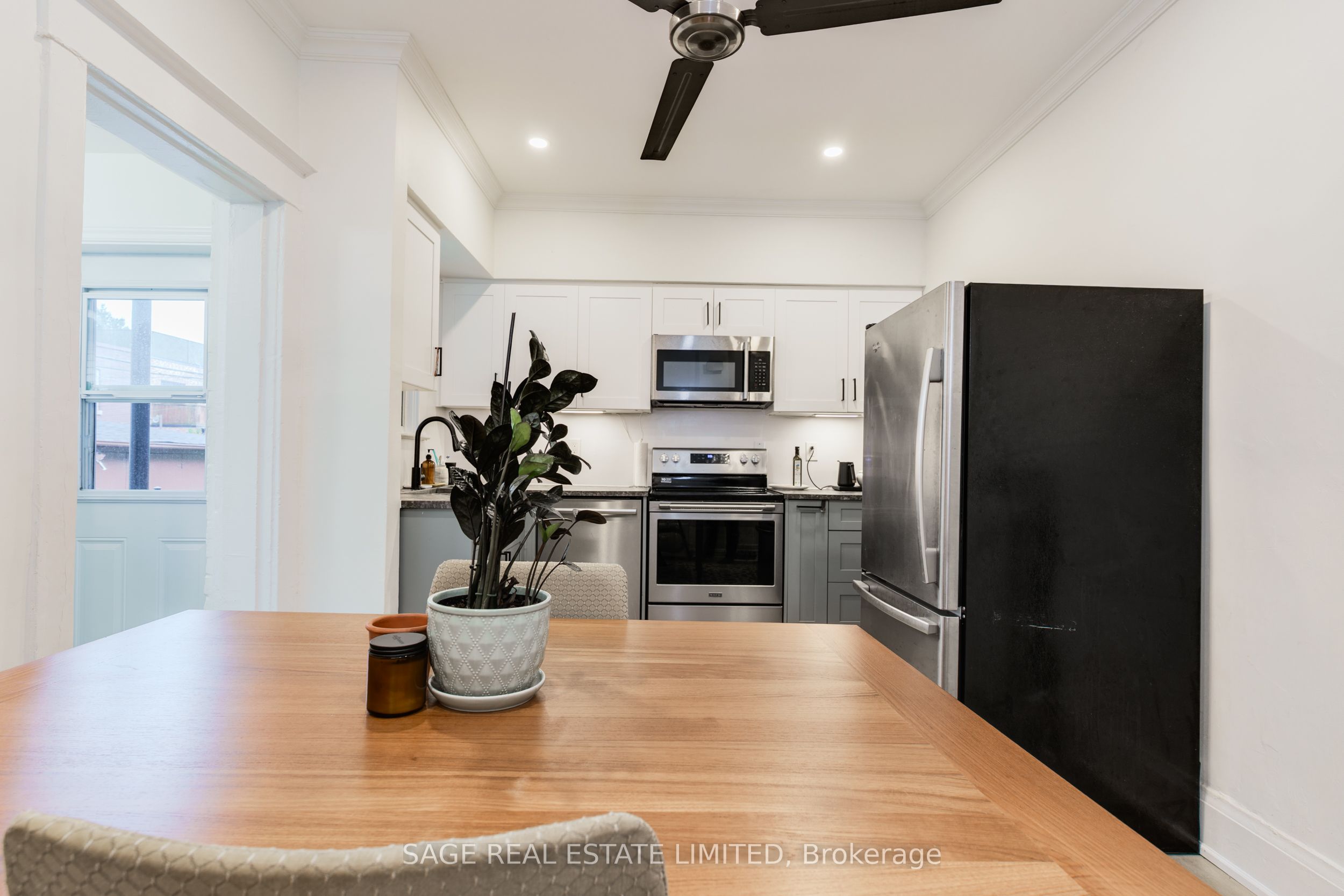 37 Rusholme Road Main, Toronto, ON M6J 3H3 photo 4