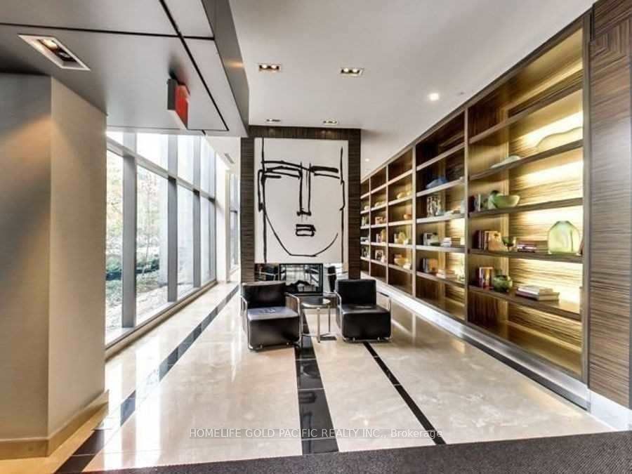 37 Grosvenor Street 1204, Toronto, ON M4Y 3G5 photo 2