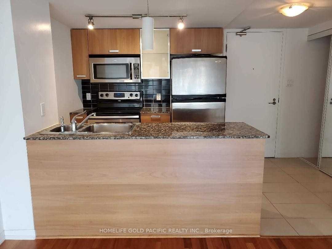 37 Grosvenor Street 1204, Toronto, ON M4Y 3G5 photo 4