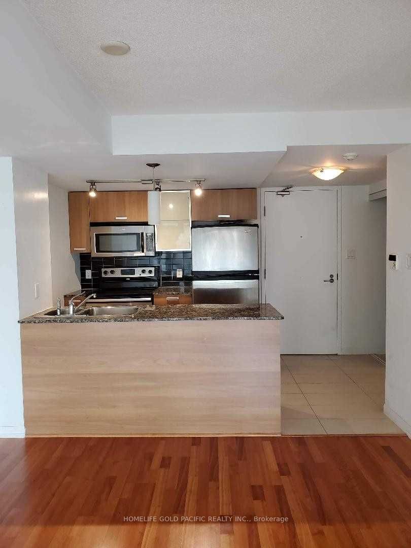 37 Grosvenor Street 1204, Toronto, ON M4Y 3G5 photo 5