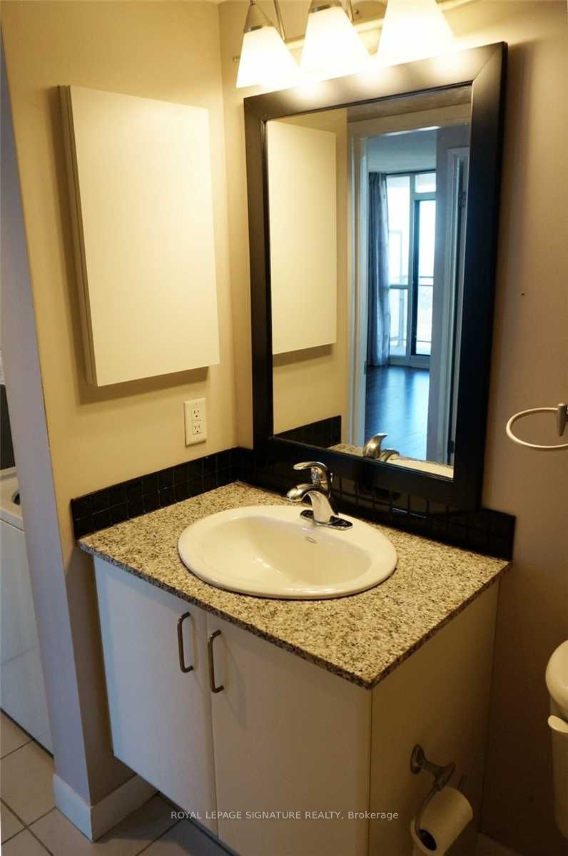 33 Sheppard Avenue E 2611, Toronto, ON M2N 7K1 photo 5