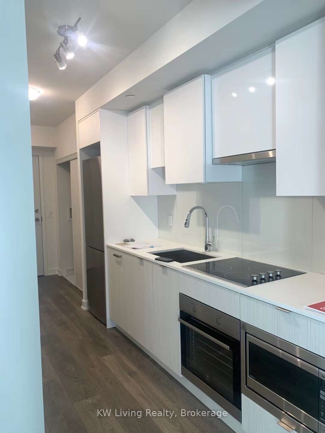 195 Redpath Avenue 1116, Toronto, ON M4P 0E4 photo 2