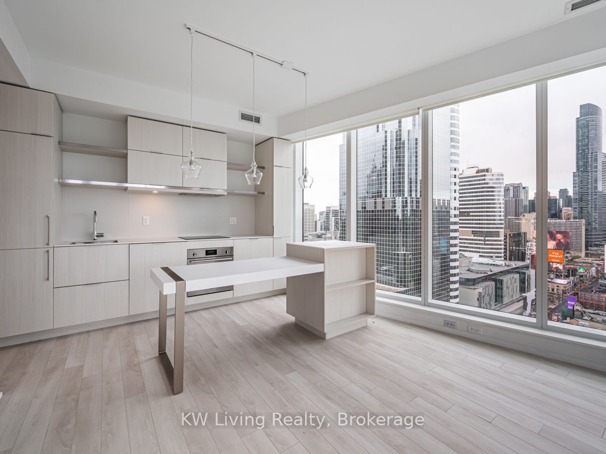 197 Yonge Street 2102, Toronto, ON M5B 0C1 photo 3