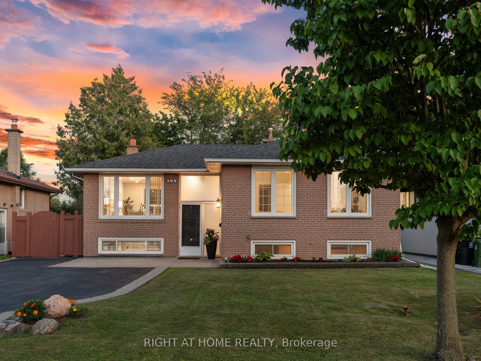 305 Pleasant Avenue, Toronto, ON M2R 2R2