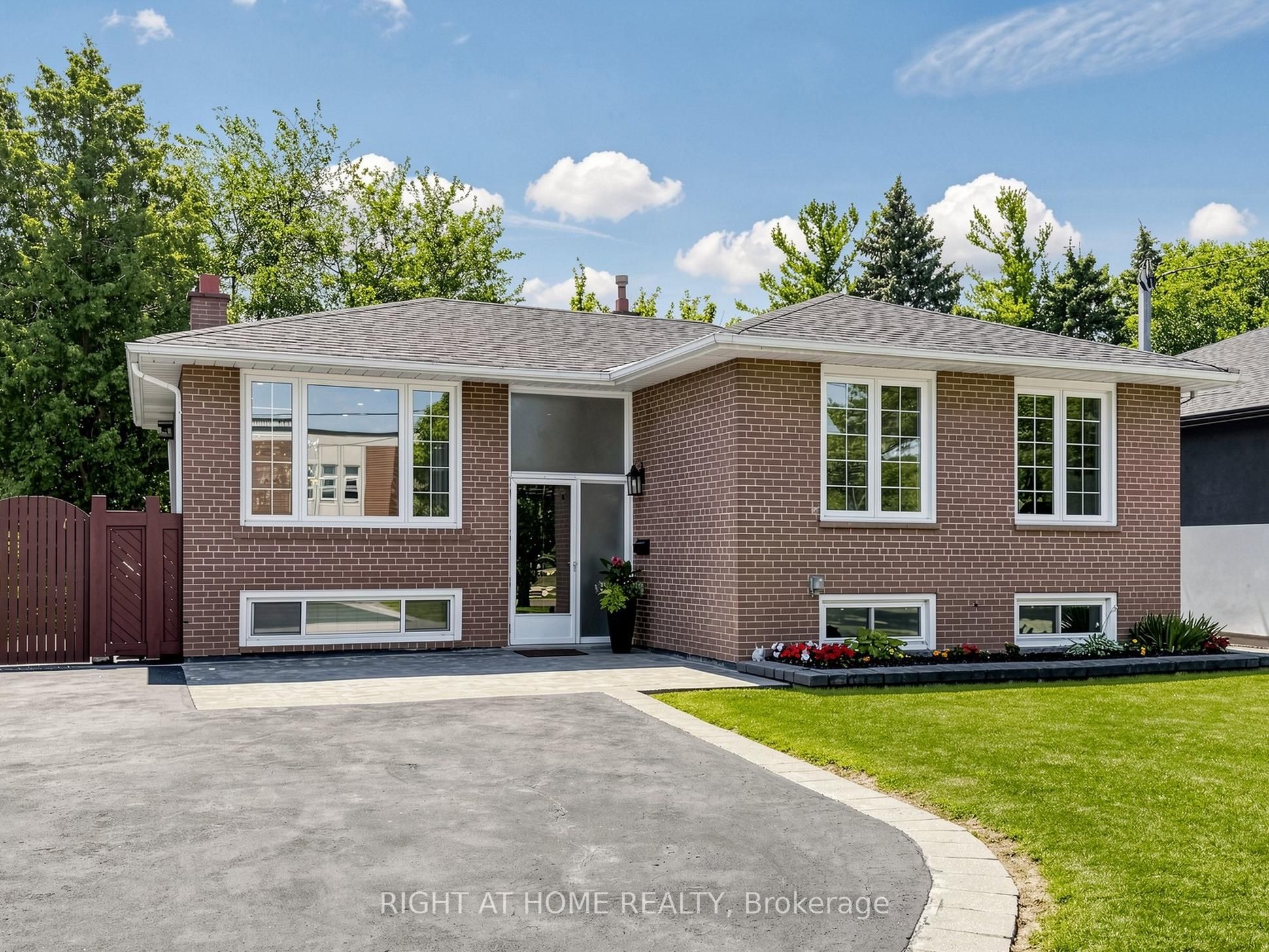 305 Pleasant Avenue, Toronto, ON M2R 2R2 photo 3