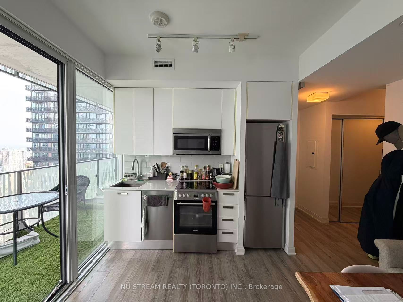 42 Charles Street E 4501, Toronto, ON M4Y 0B7 photo 5