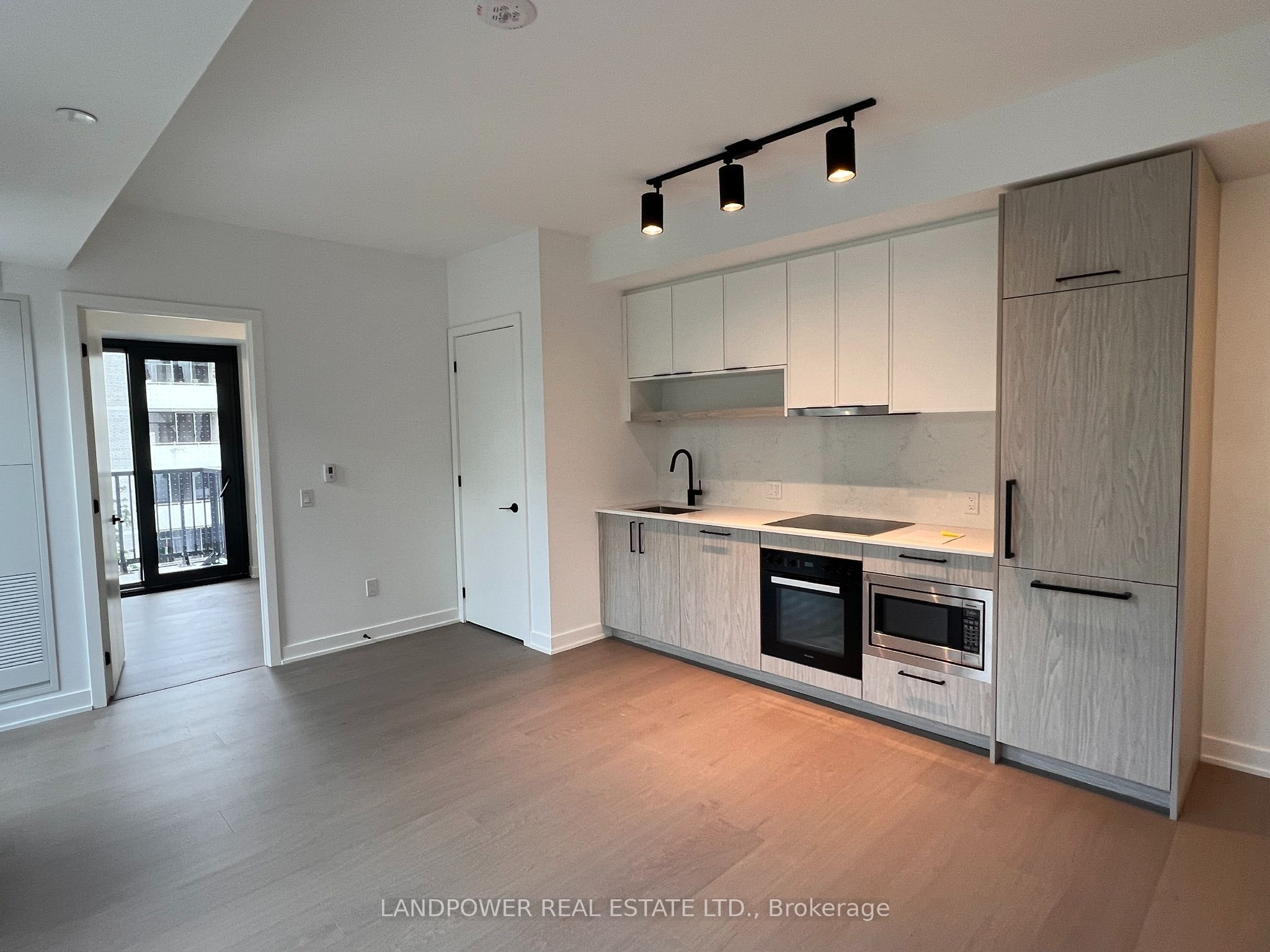 91 Montclair Avenue 509, Toronto, ON M5P 0B1 photo 5