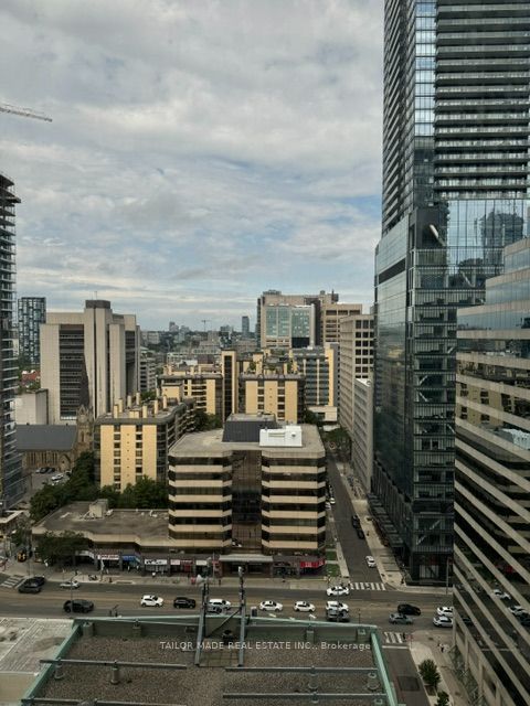 238 Simcoe Street 1802, Toronto, ON M5T 0E2