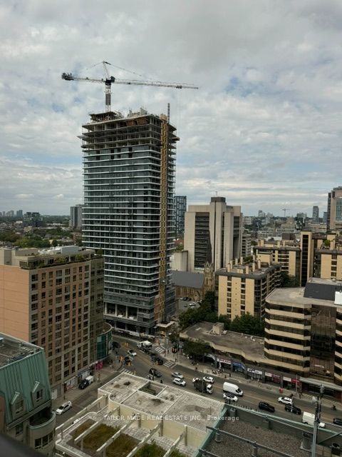 238 Simcoe Street 1802, Toronto, ON M5T 0E2 photo 3