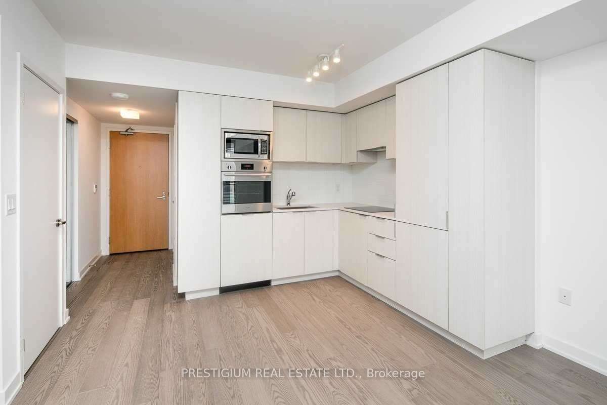 11 Wellesley Street 1804, Toronto, ON M4Y 0G4 photo 2