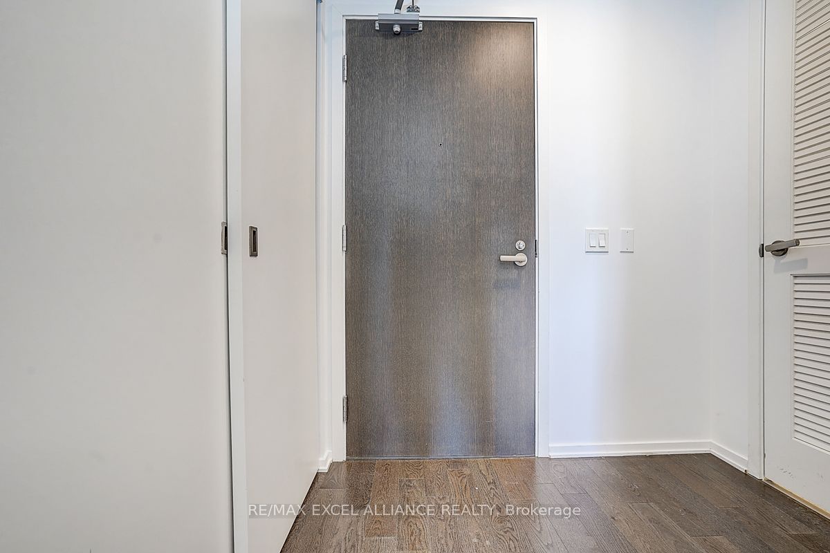 12 Bonnycastle Street 1005, Toronto, ON M5A 0C8 photo 5