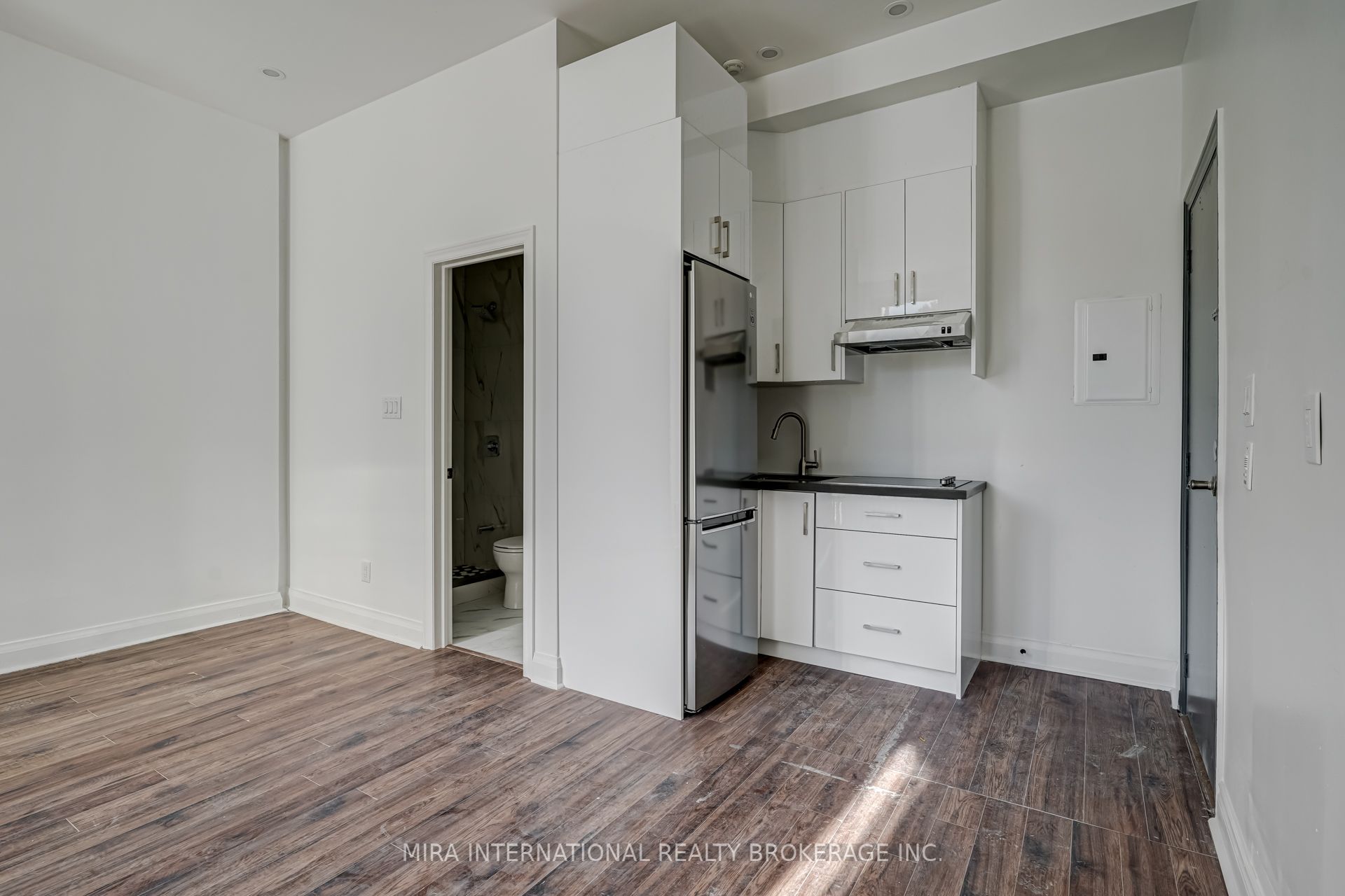 180 Sherbourne Street 101, Toronto, ON M5A 2R7 photo 4