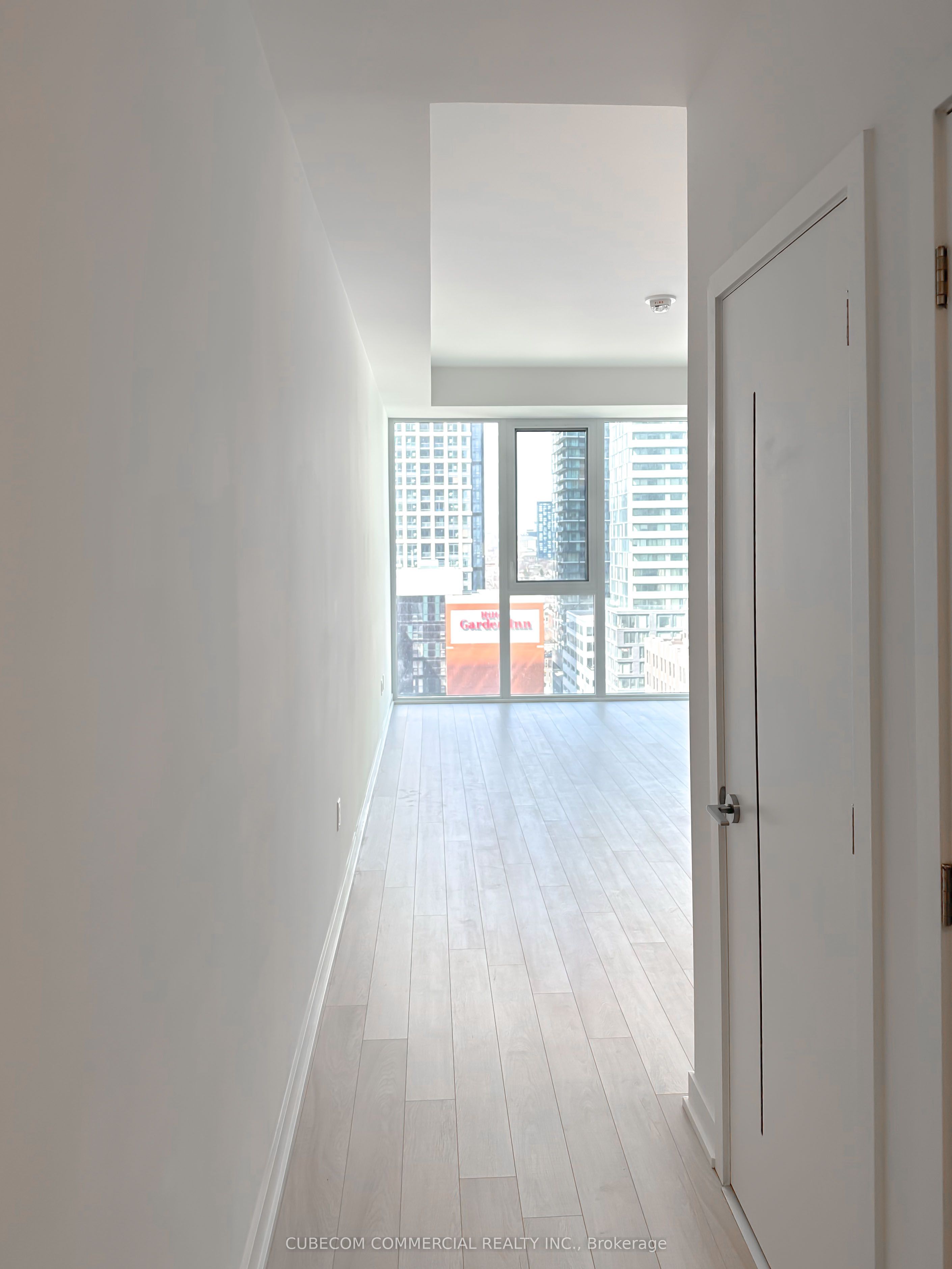 357 King Street W 1602, Toronto, ON M5V 0S7 photo 4