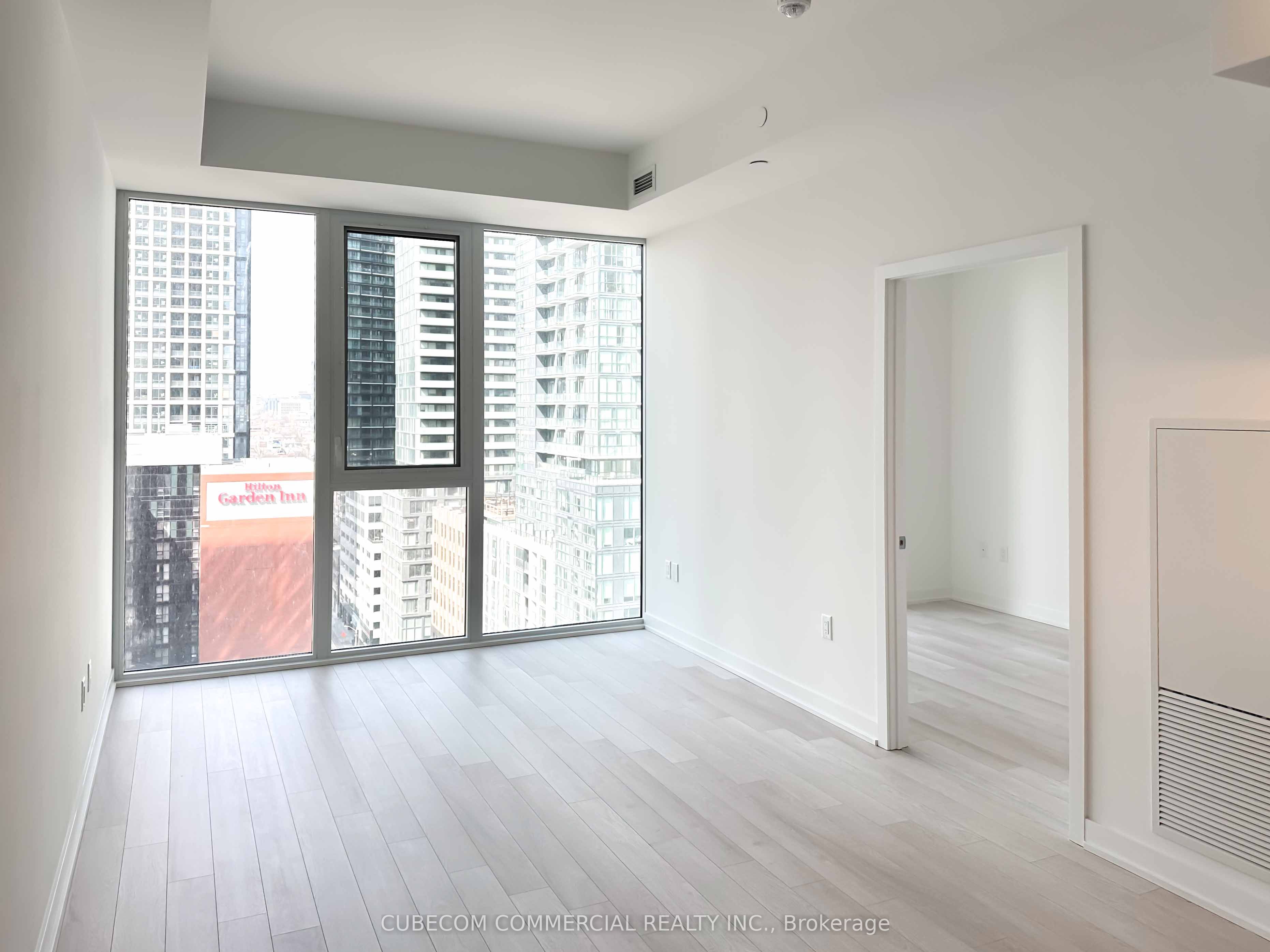 357 King Street W 1602, Toronto, ON M5V 0S7 photo 5