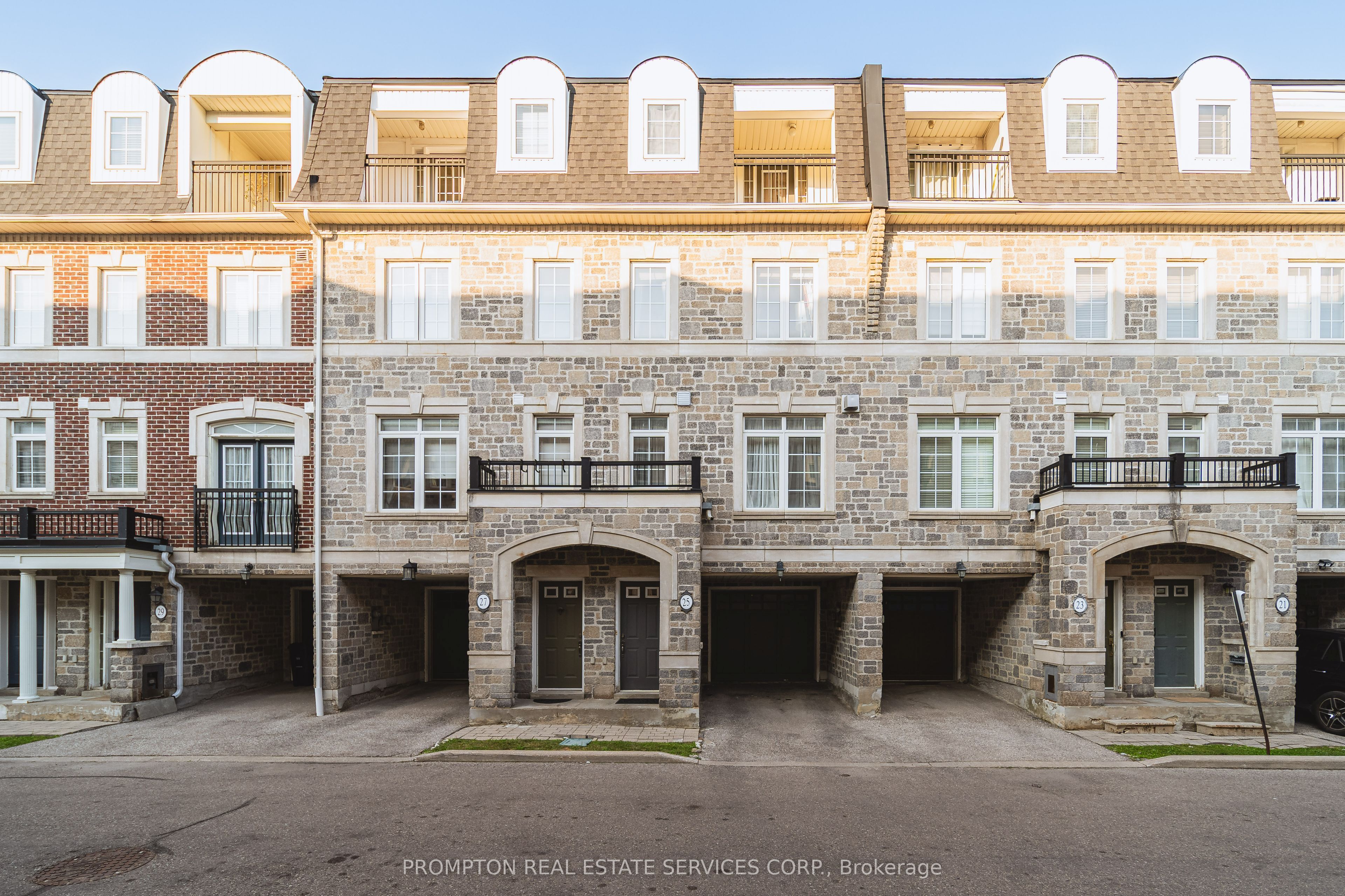 25 Routliffe Lane, Toronto, ON M2N 0A5