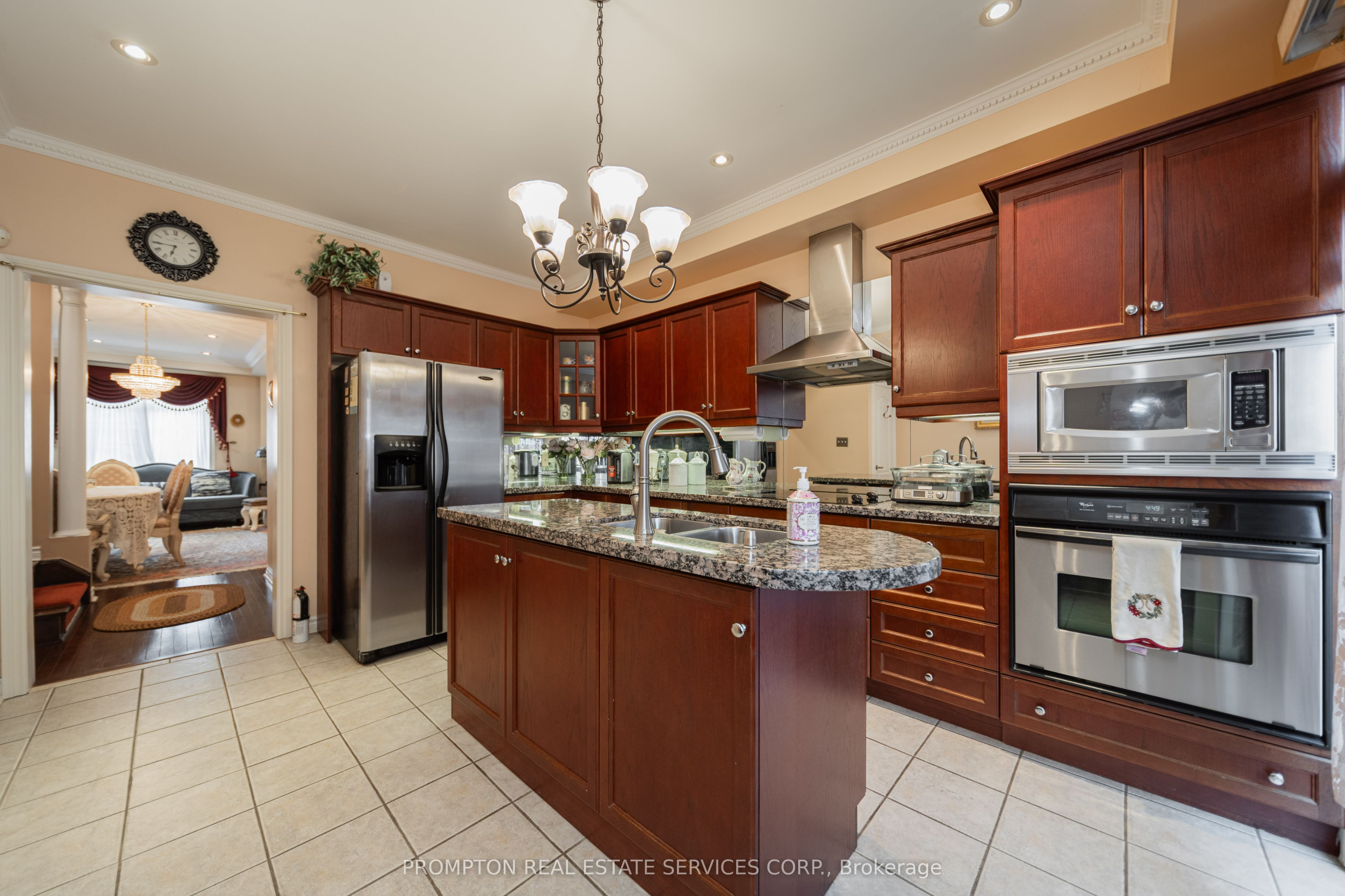 25 Routliffe Lane, Toronto, ON M2N 0A5 photo 3