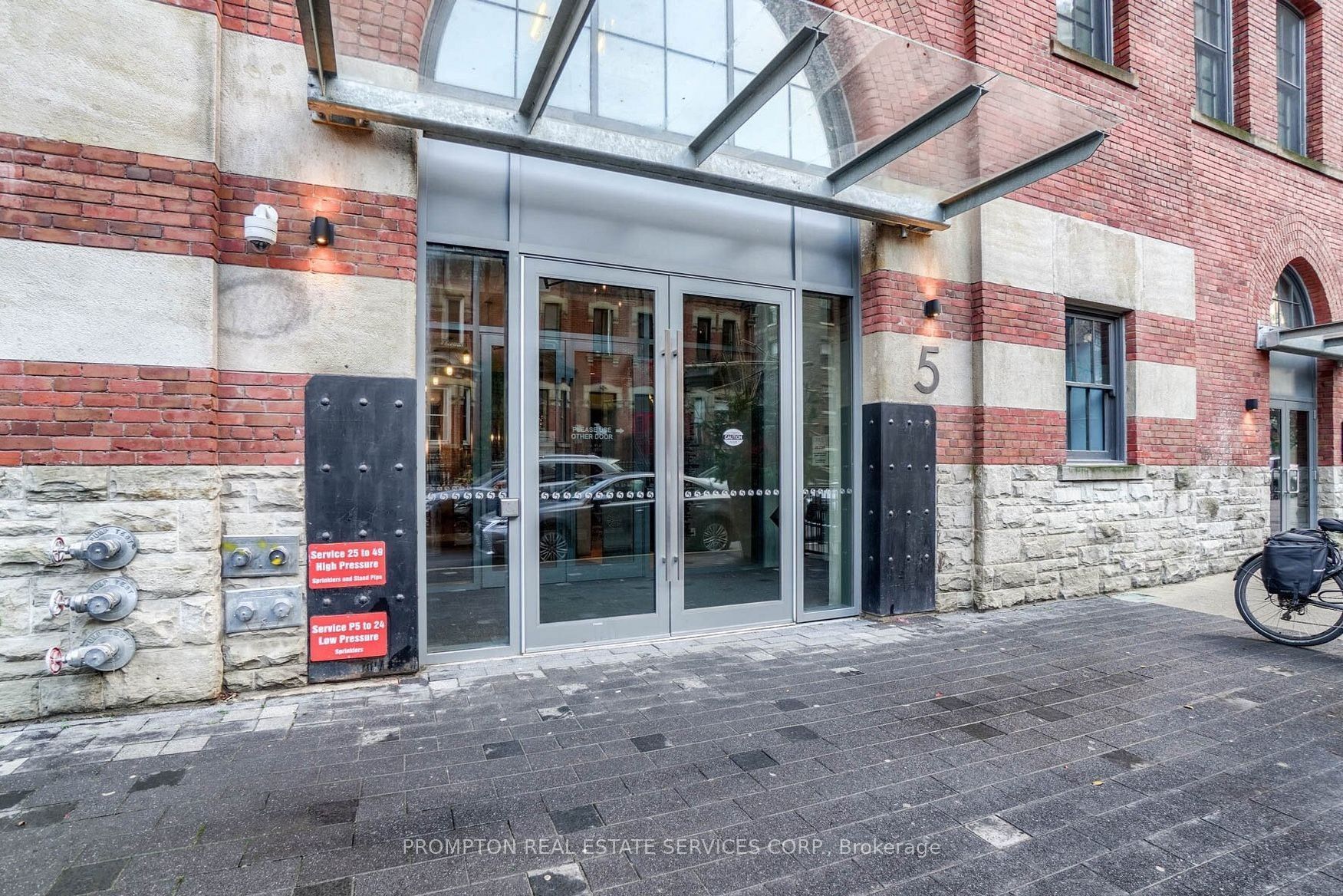 5 St Joseph Street 3009, Toronto, ON M4Y 1J6 photo 2