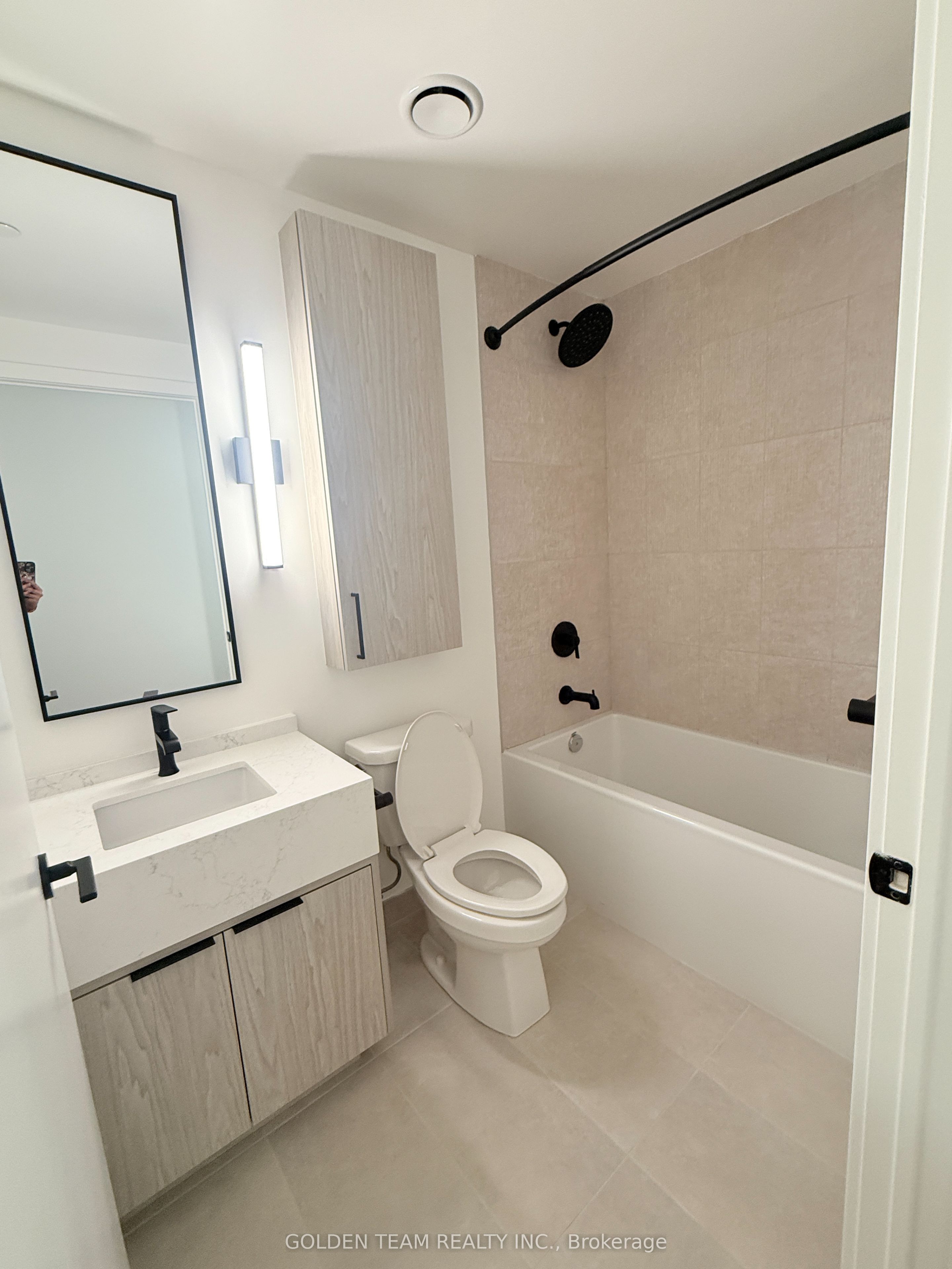 91 Montclair Avenue 727, Toronto, ON M5P 0B1 photo 5