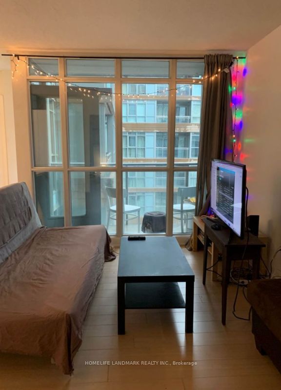 15 Iceboat Terrace 631, Toronto, ON M5V 4A5 photo 4