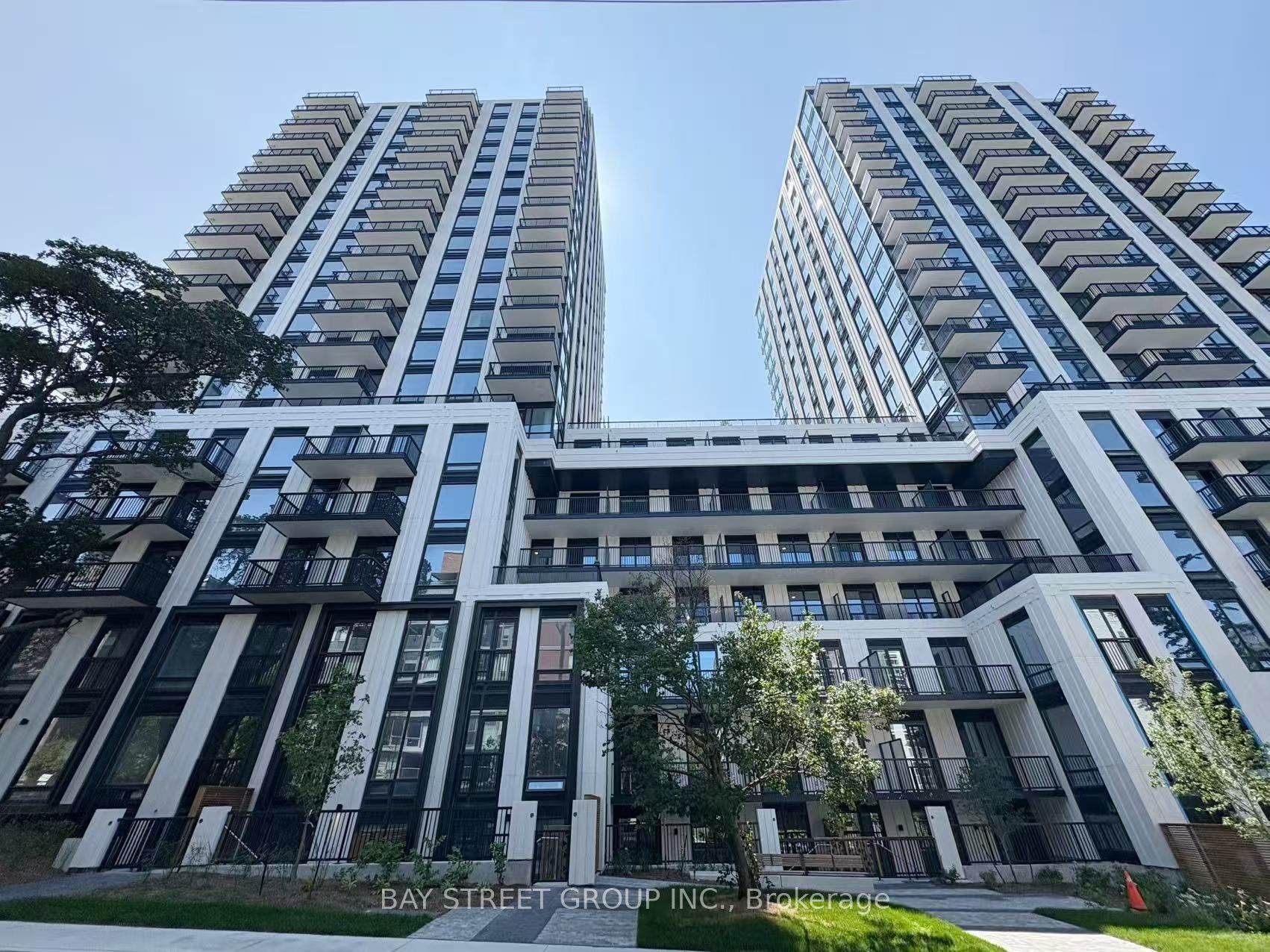 91 Montclair Avenue 737, Toronto, ON M5P 0B1